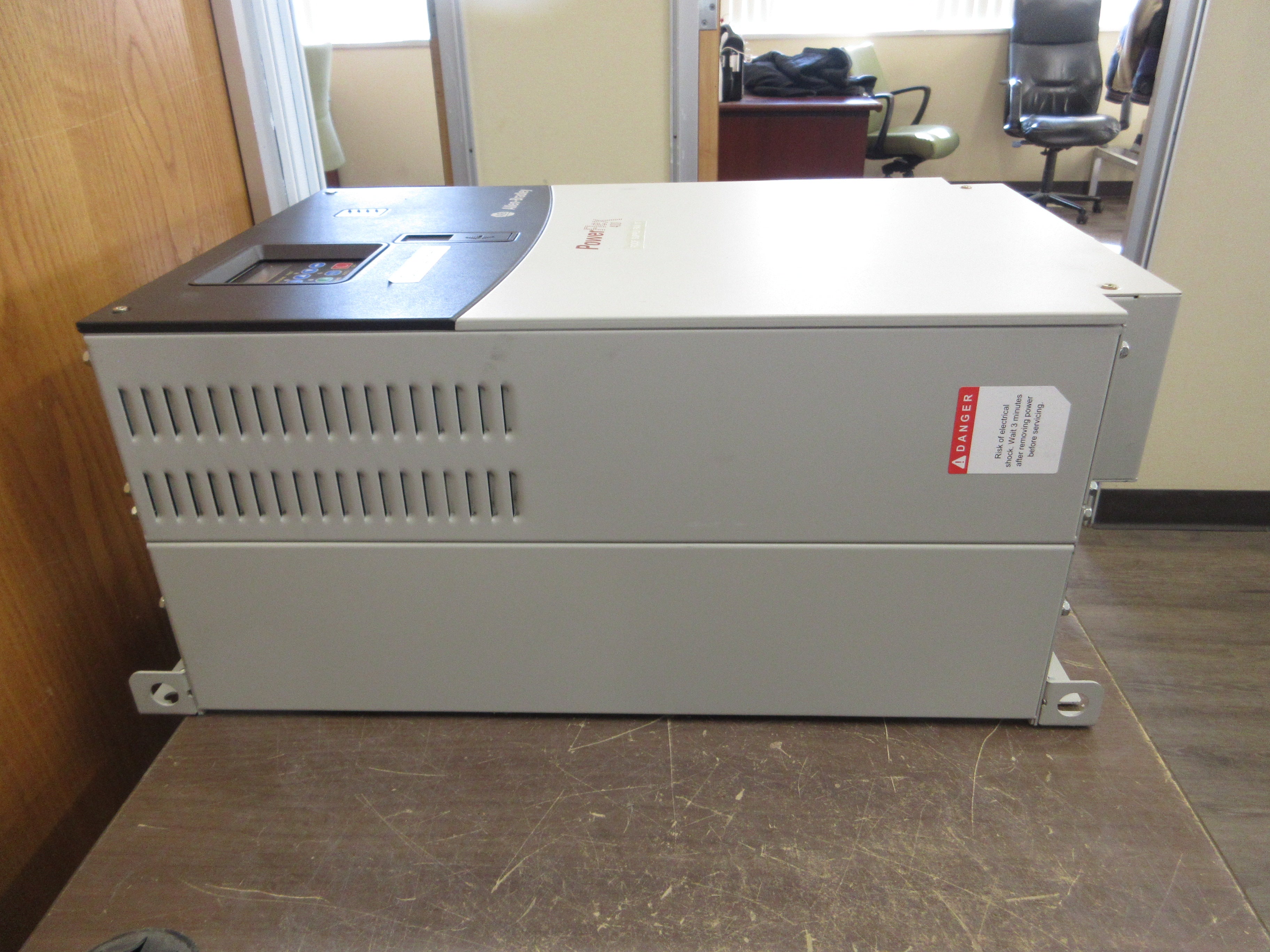 Allen-Bradley PowerFlex 400 AC Drive 22C-D072A103 50HP 3Ph Used