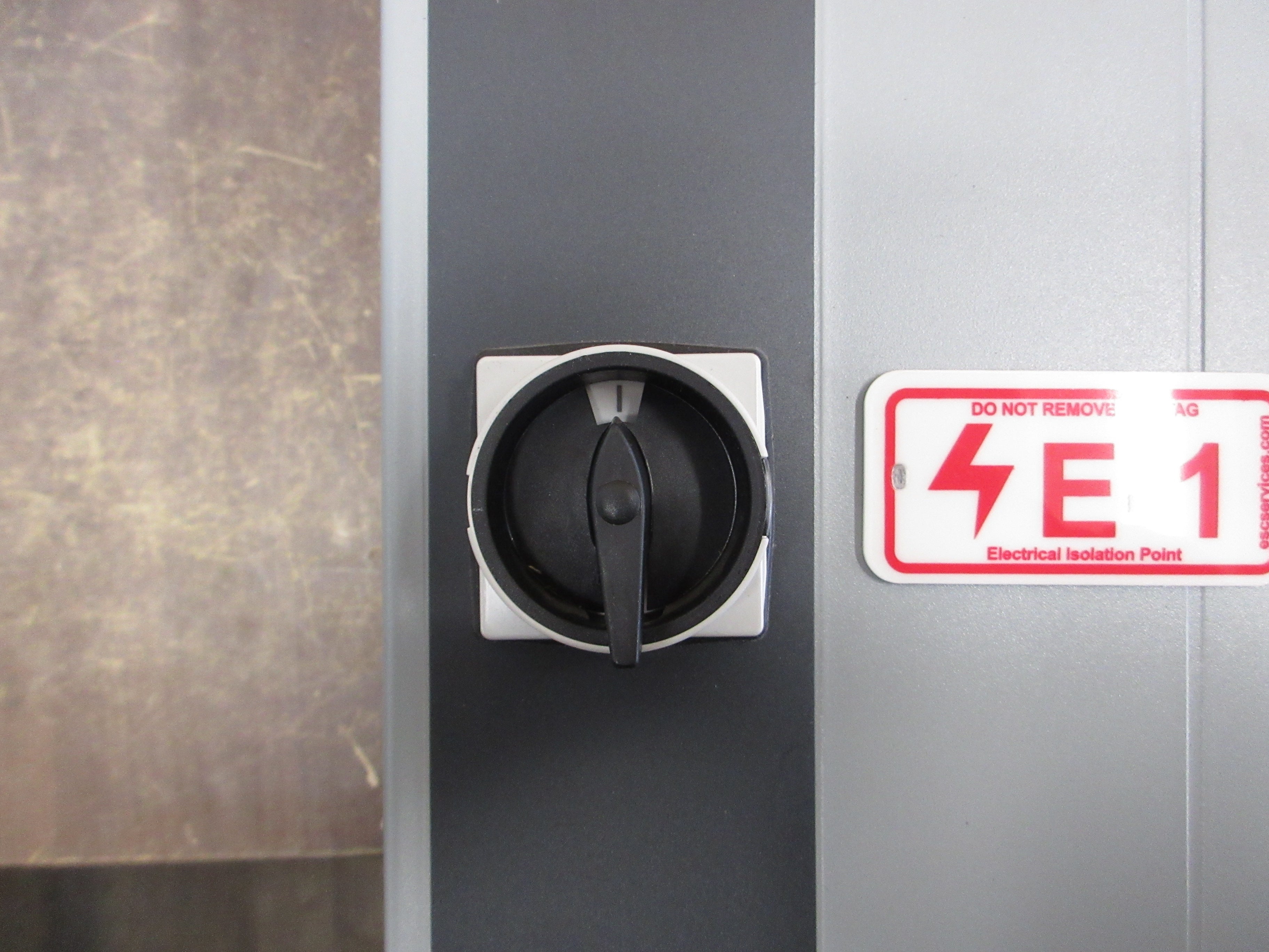 Danfoss VLT AC Drive 131F1791 20HP 3Ph w/ Keypad Used