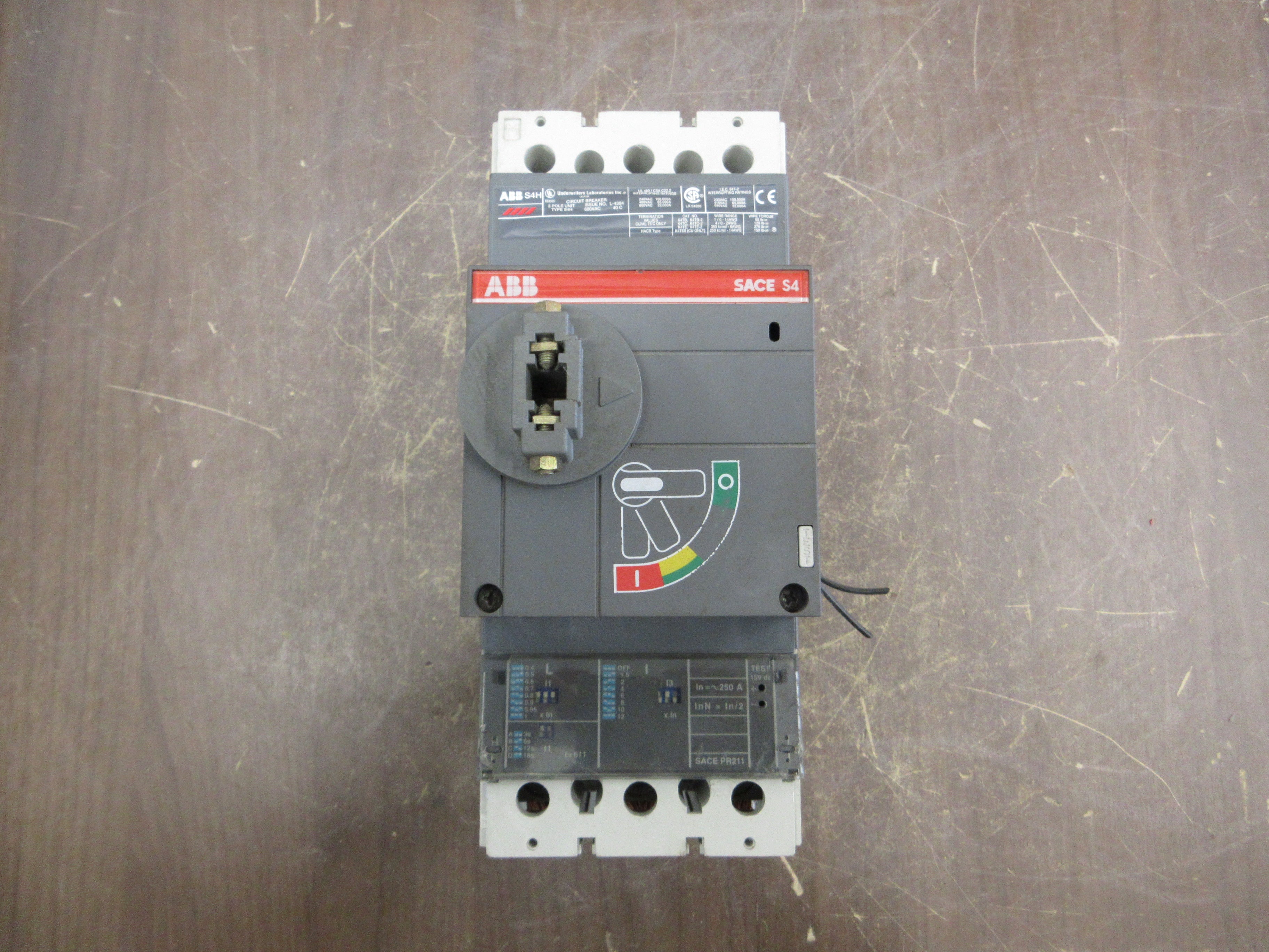ABB Breaker Disconnect Switch S4H SACE S4 3P 250A 600V *Loose Trip Unit* Used