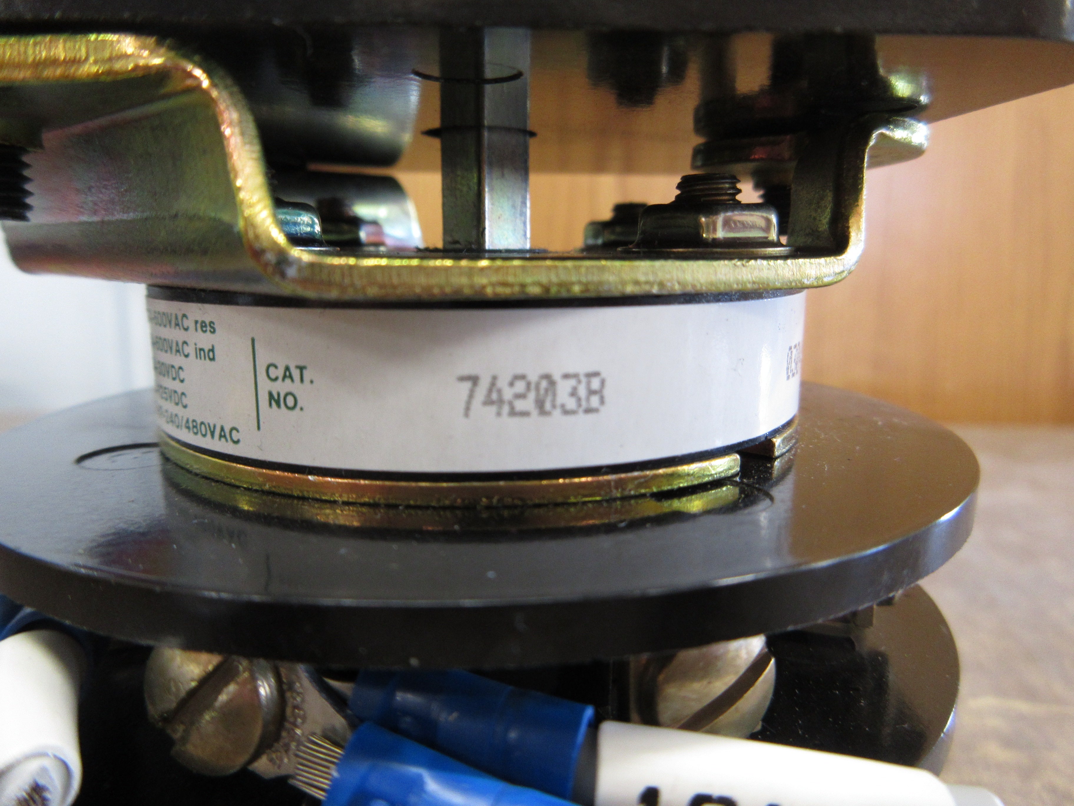 Electroswitch Series 24 Breaker Control Rotary Switch 74203B *No Handle Screw*