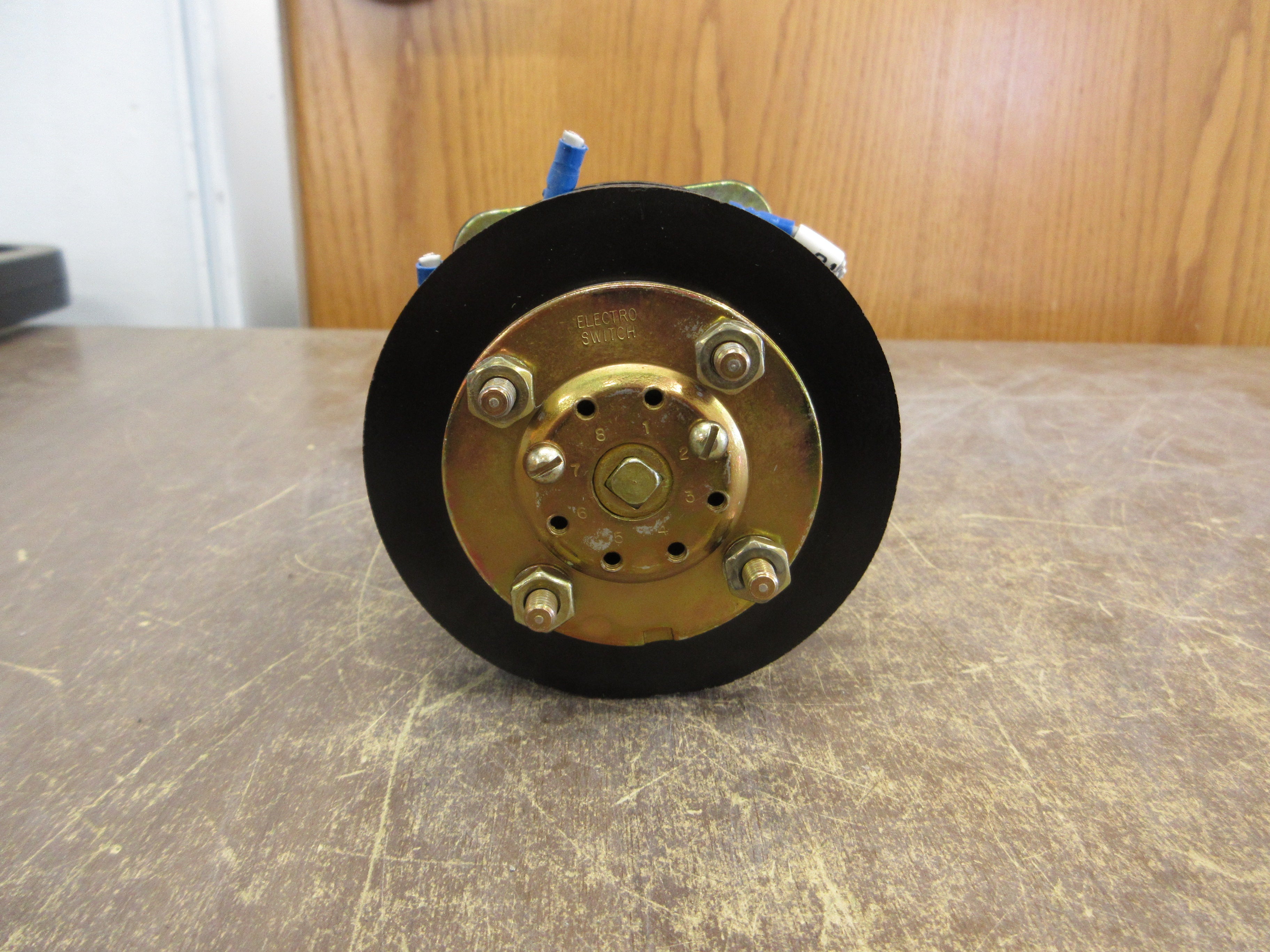 Electroswitch Series 24 Breaker Control Rotary Switch 74203B *No Handle Screw*