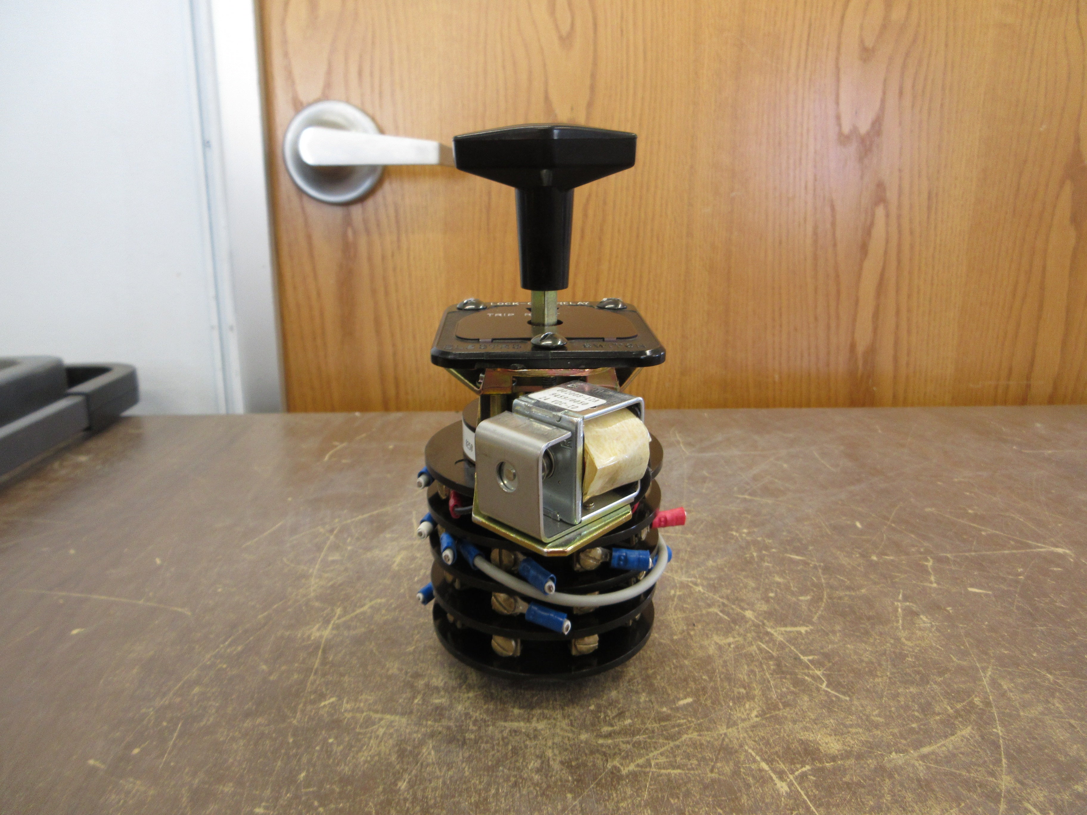 Electroswitch Series 24 Lock-Out Relay Rotary Switch 7803A 24VDC Used