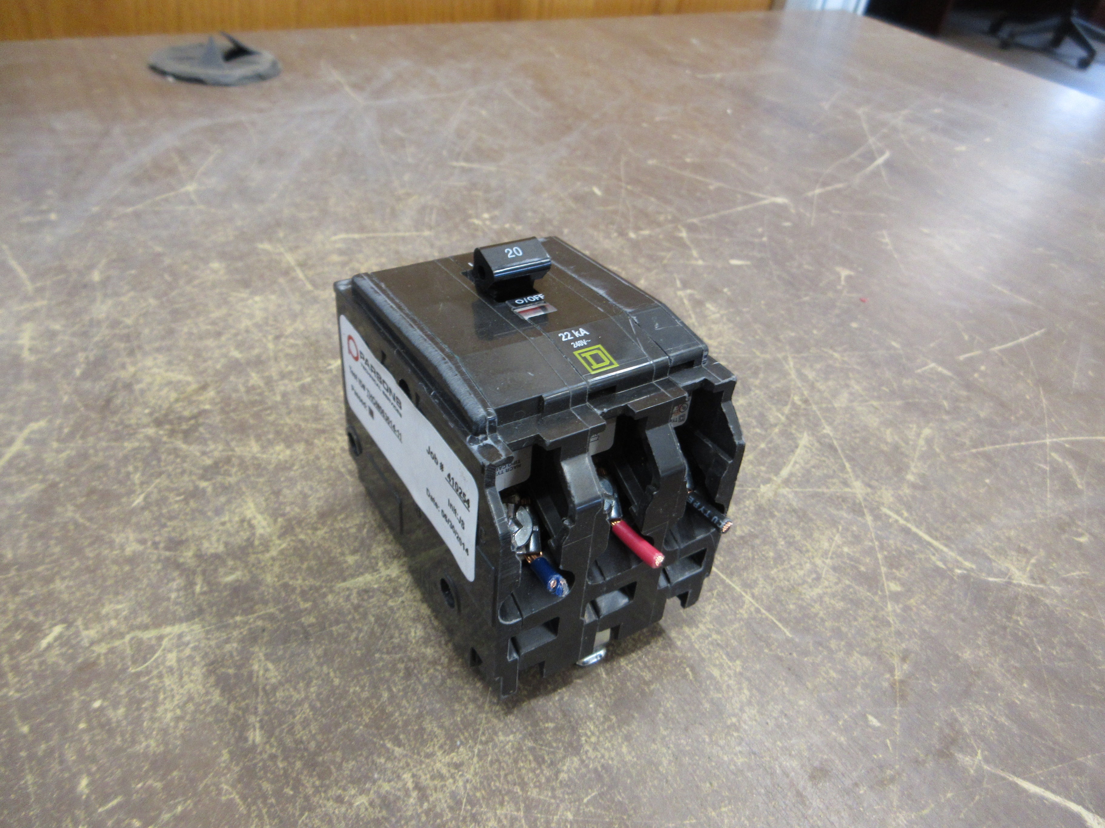 Square D Bolt-On Circuit Breaker QOB320VH 20A 240V 22kA *No Bolts* Used
