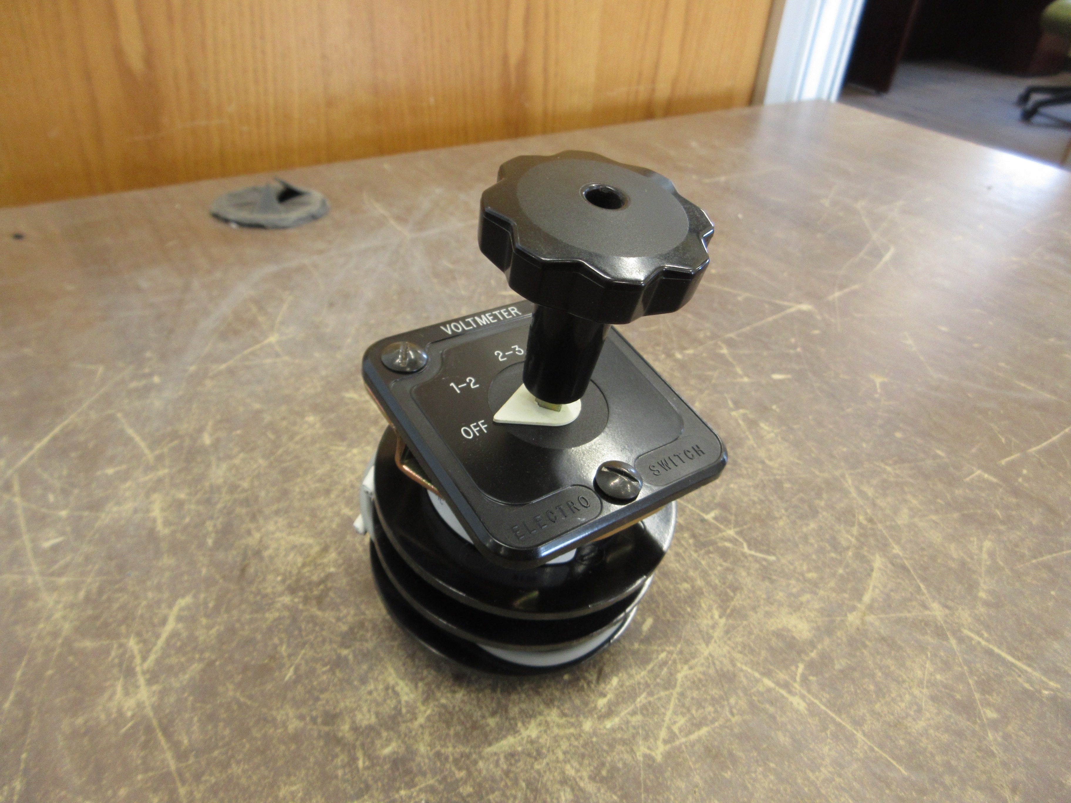 Electroswitch Series 24 Voltmeter Rotary Switch 2404C Used