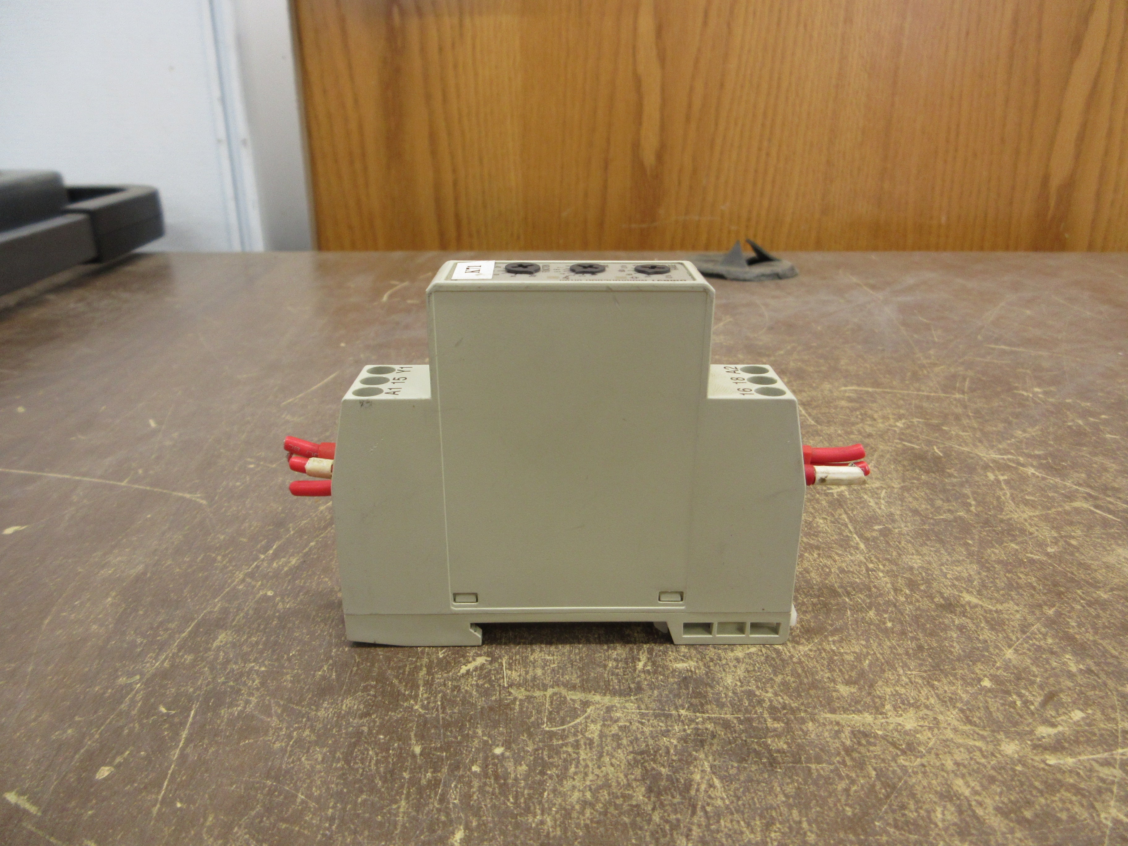 Carlo Gavazzi Multifunction Timer DMB51CM24 24-240VAC 24VDC Used