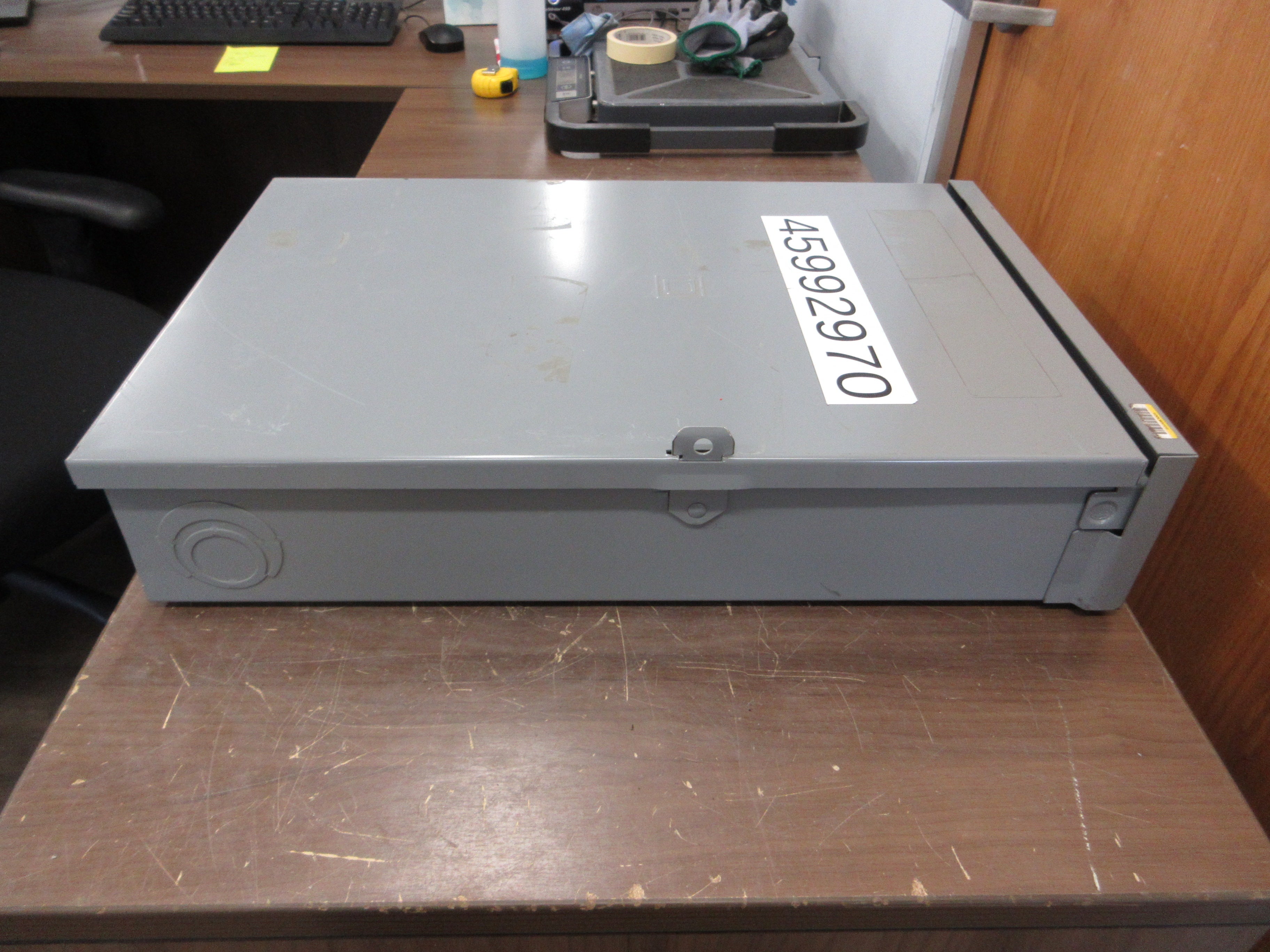 Square D 3R Load Center BX22R 100A Max 120/240V 20-Slot *No Cover Screws* Used