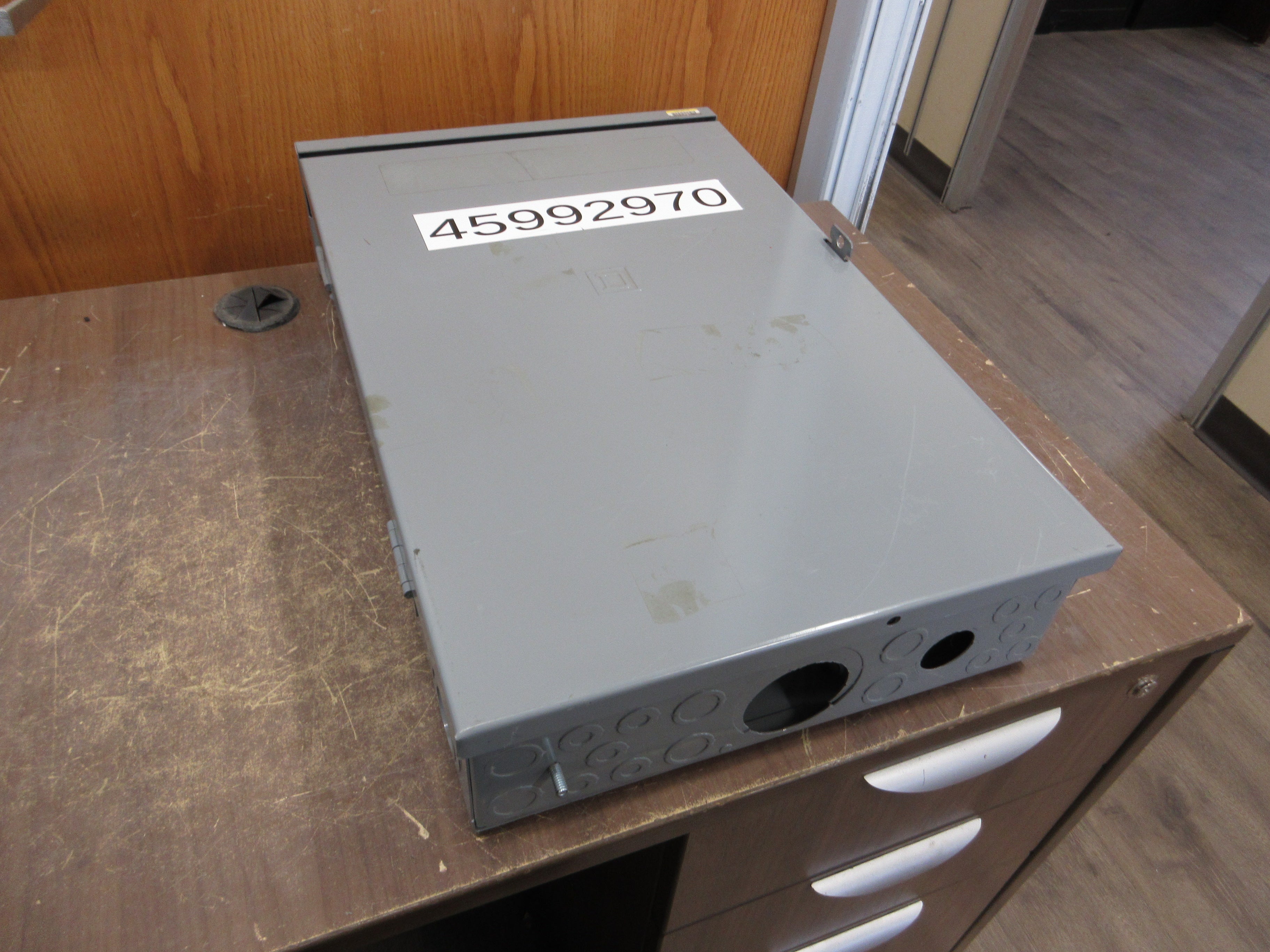 Square D 3R Load Center BX22R 100A Max 120/240V 20-Slot *No Cover Screws* Used