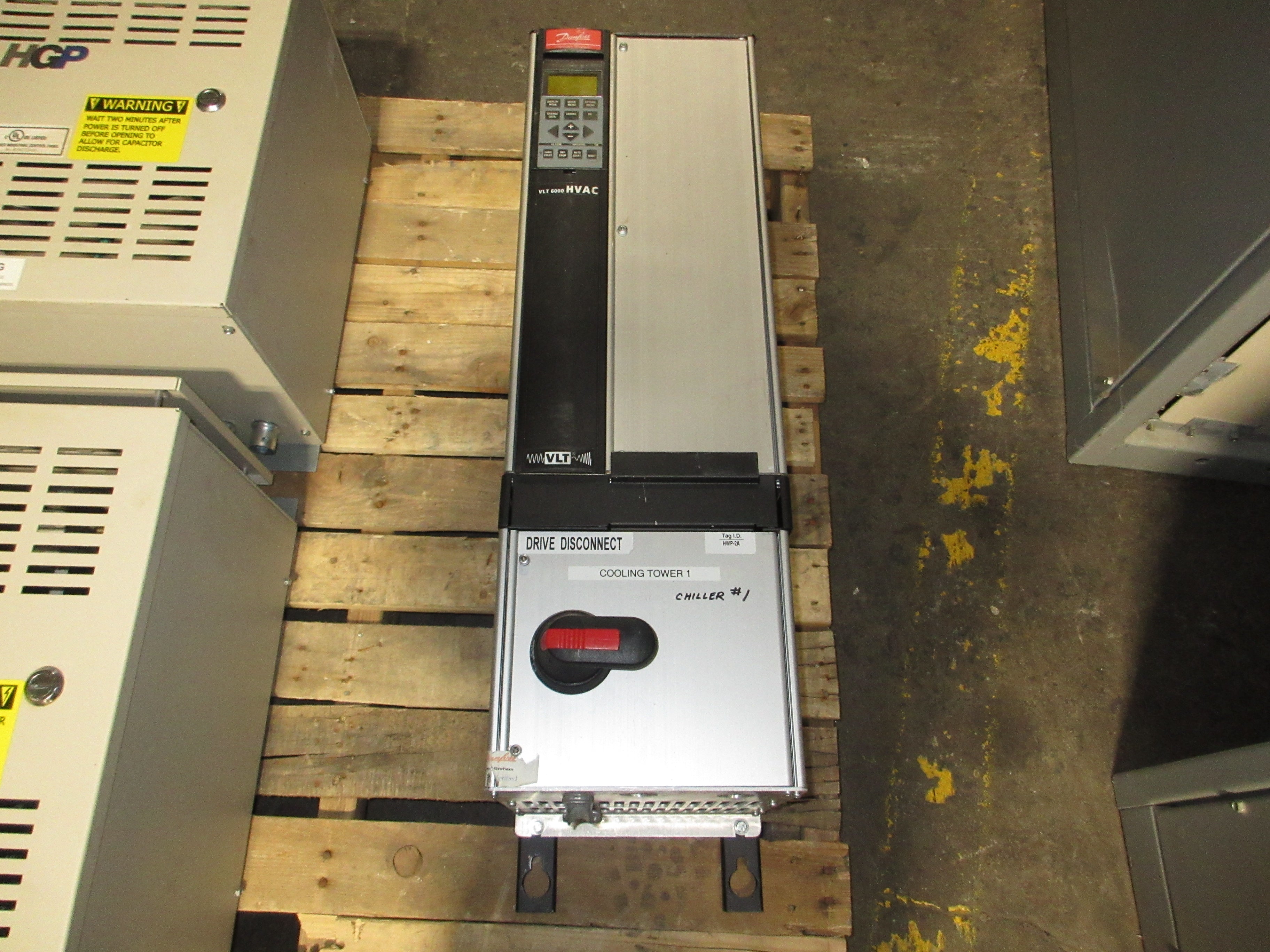 Danfoss VLT 6008 AC Drive w/ Disconnect 175Z7359 7.5HP Used