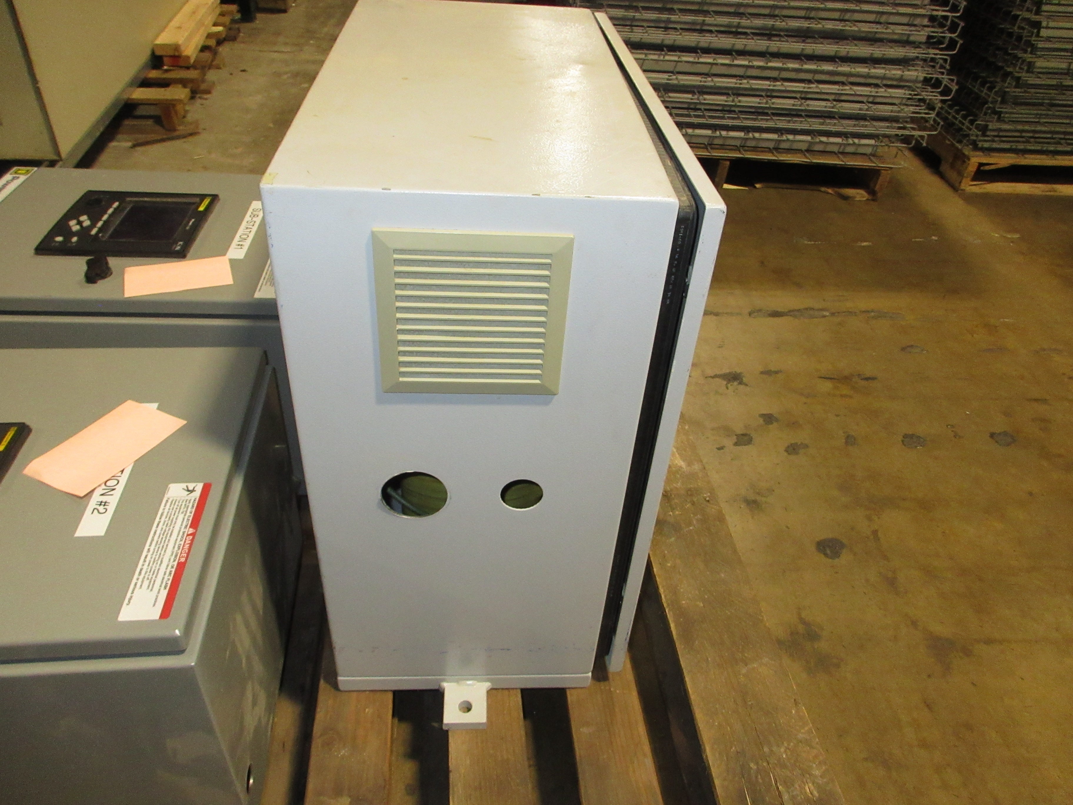 Siemens Enclosed Transformer 4AU3995-0AX08-8A Pri: 220/460/480V Sec: 400/440V