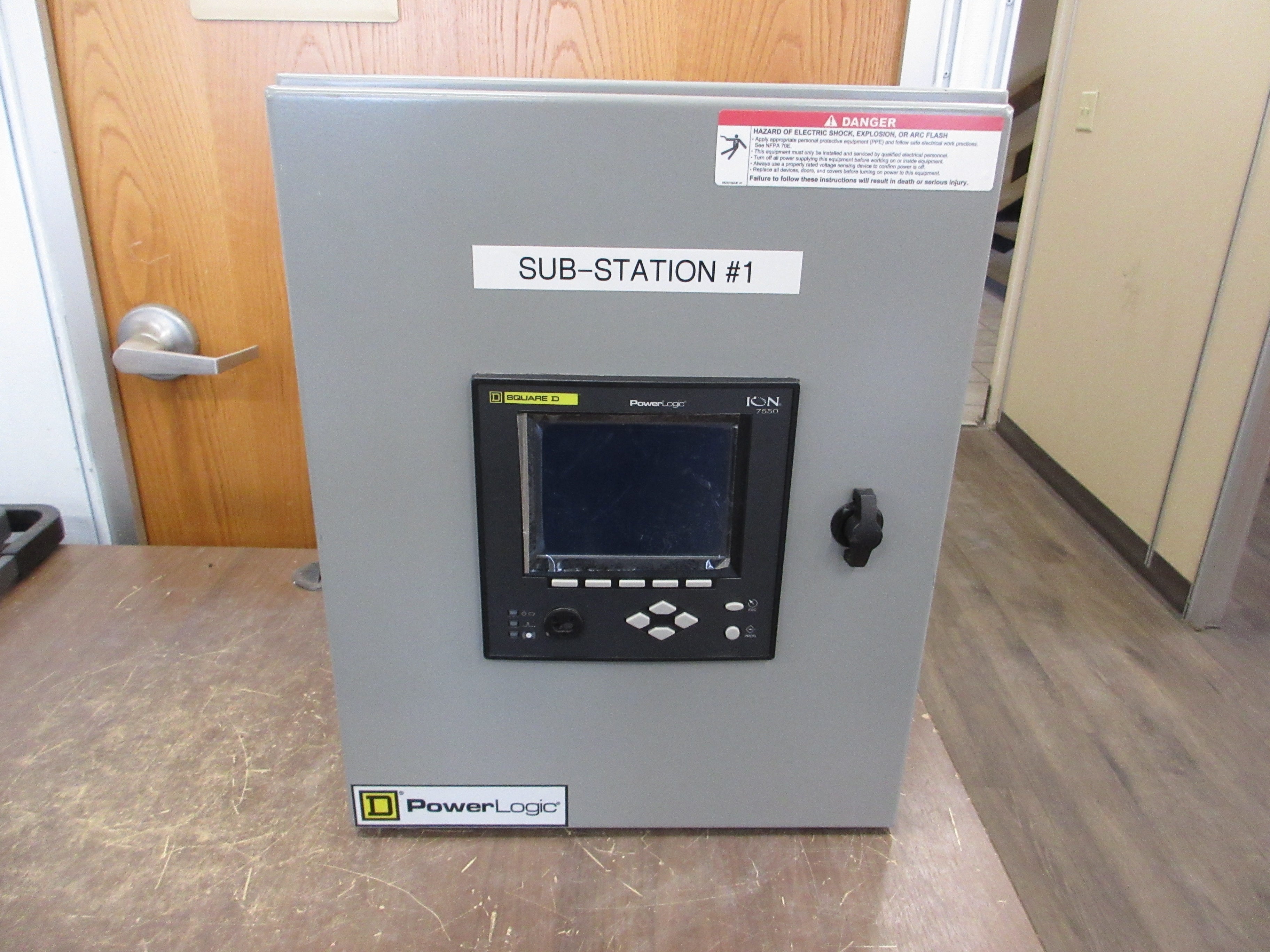 Square D PowerLogic ION 7550 Power Meter Assembly 26925152-004 Type 12 Enclosure