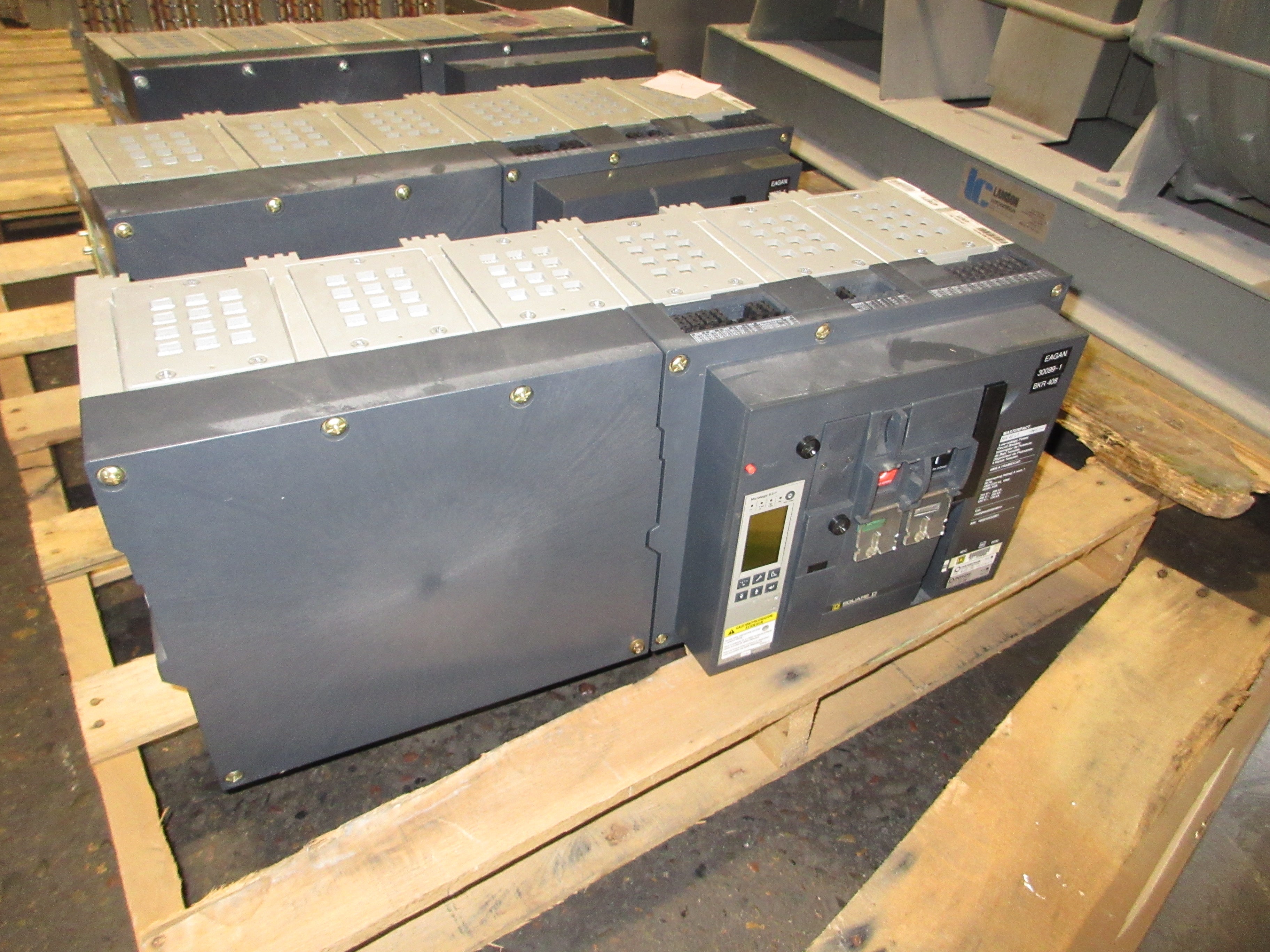 Square D Masterpact NW 40 L1 Circuit Breaker YA8KKR64A3SXBXWXCA 4000A Used