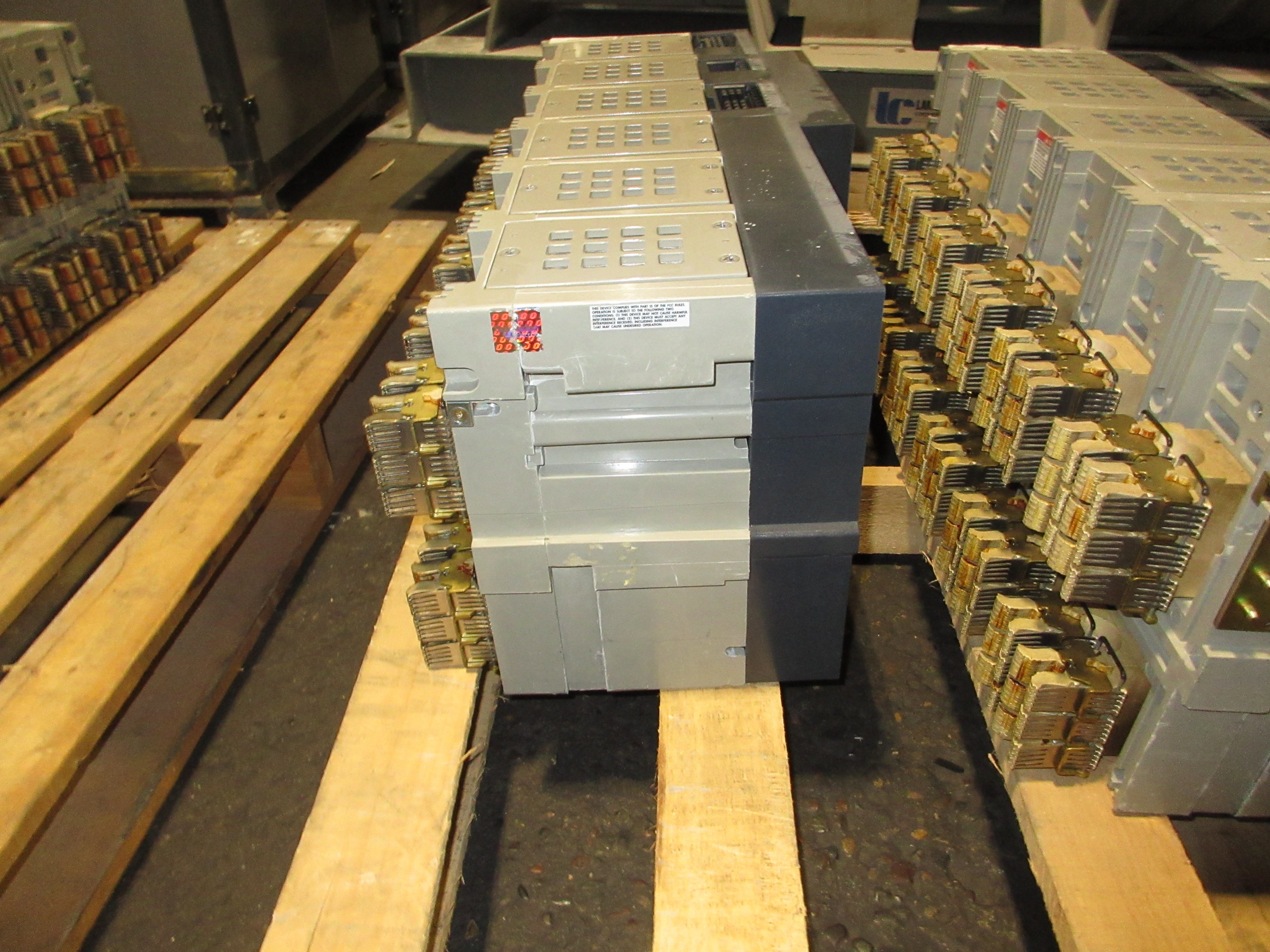 Square D Masterpact NW 40 L1 Circuit Breaker YA8KKR64A3SXBXWXCA 4000A Used