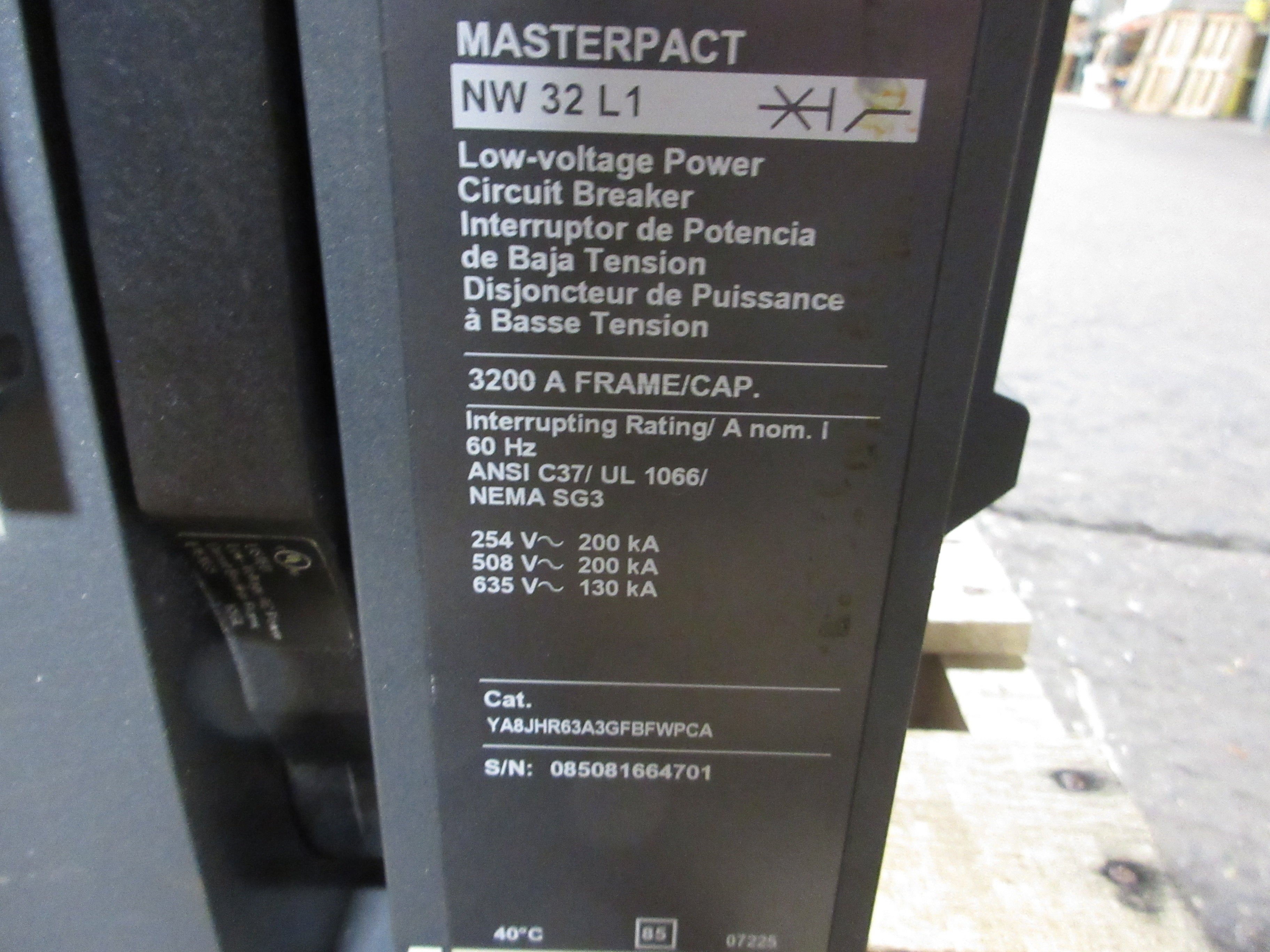 Square D Masterpact NW 32 L1 Circuit Breaker YA8JHR63A3GFBFWPCA 3200A Used