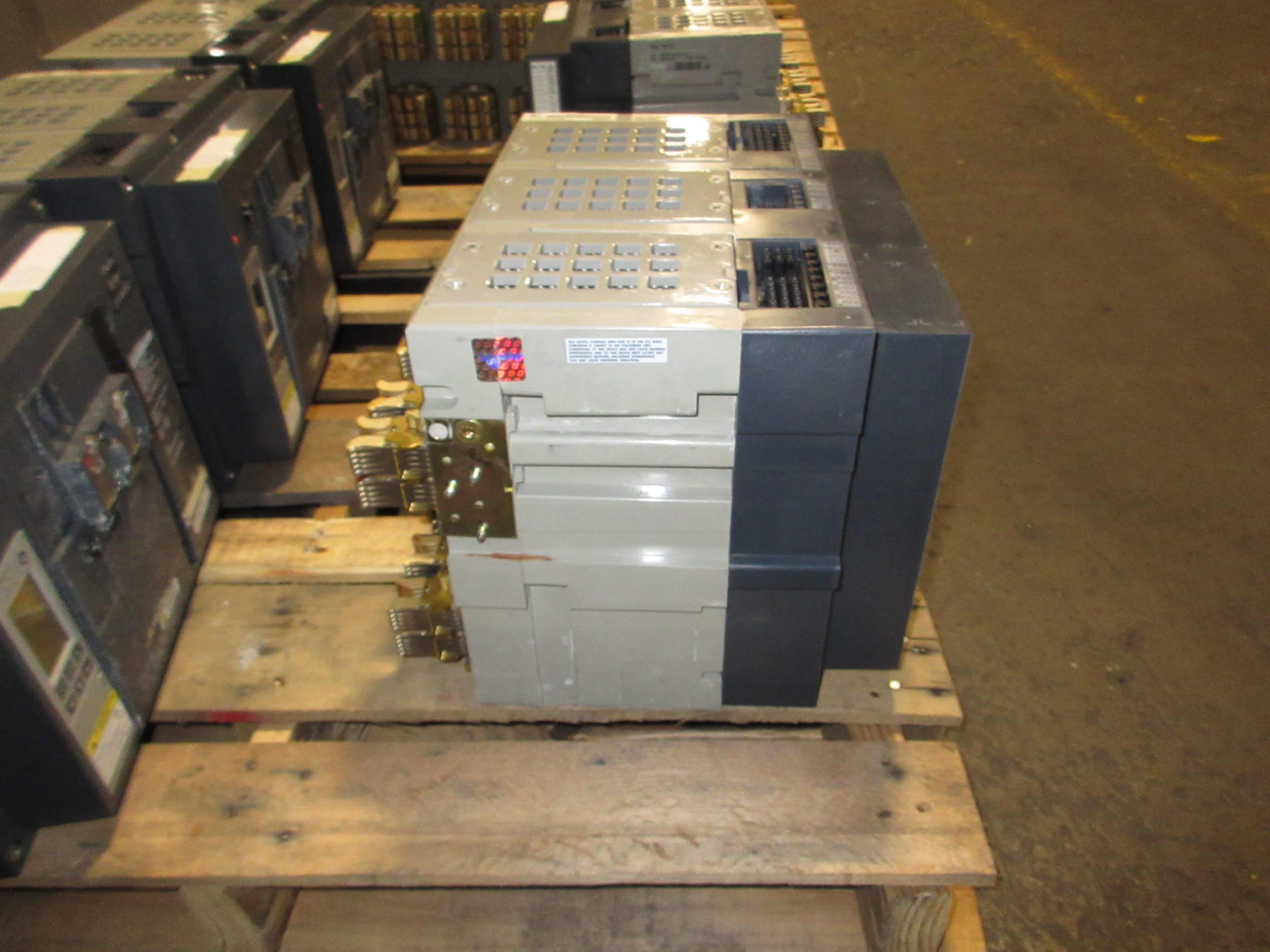 Square D Masterpact NW 16 L1 Circuit Breaker WABEER64A3CXBXWXCA 1600A Used