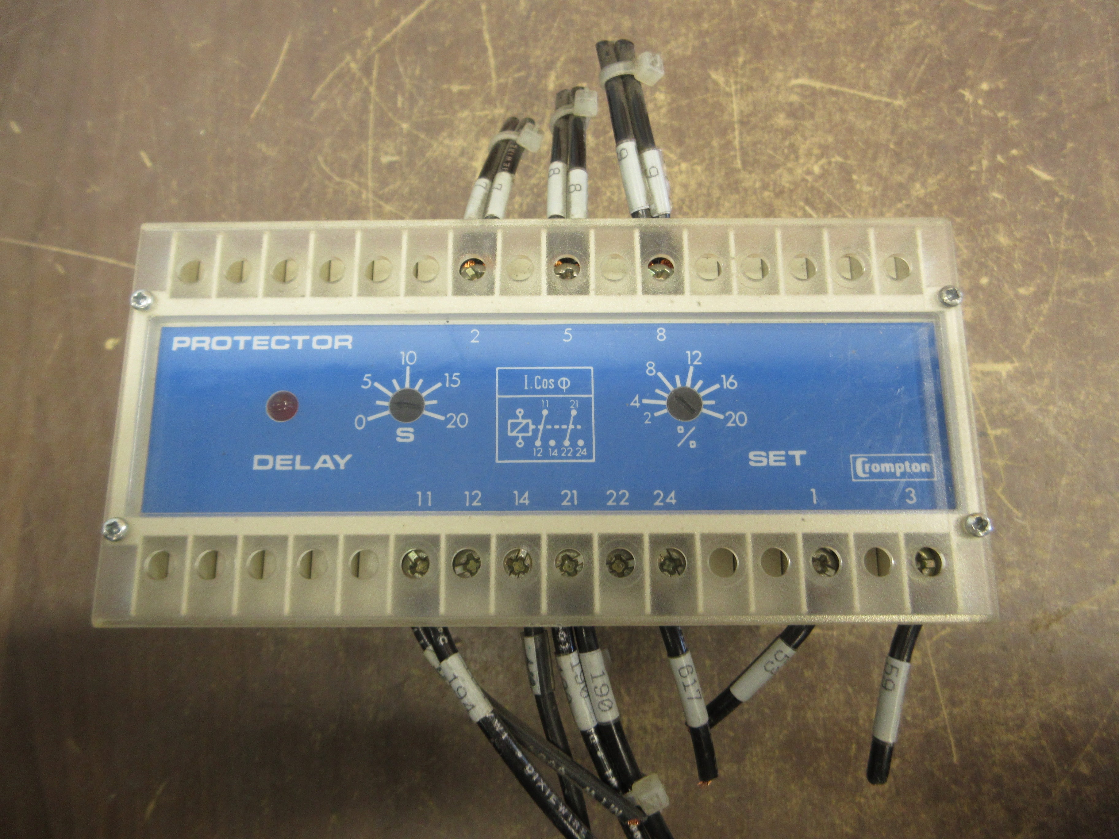 Crompton Protector Relay 256-PATU-LSBX 120V 5A 60Hz Used