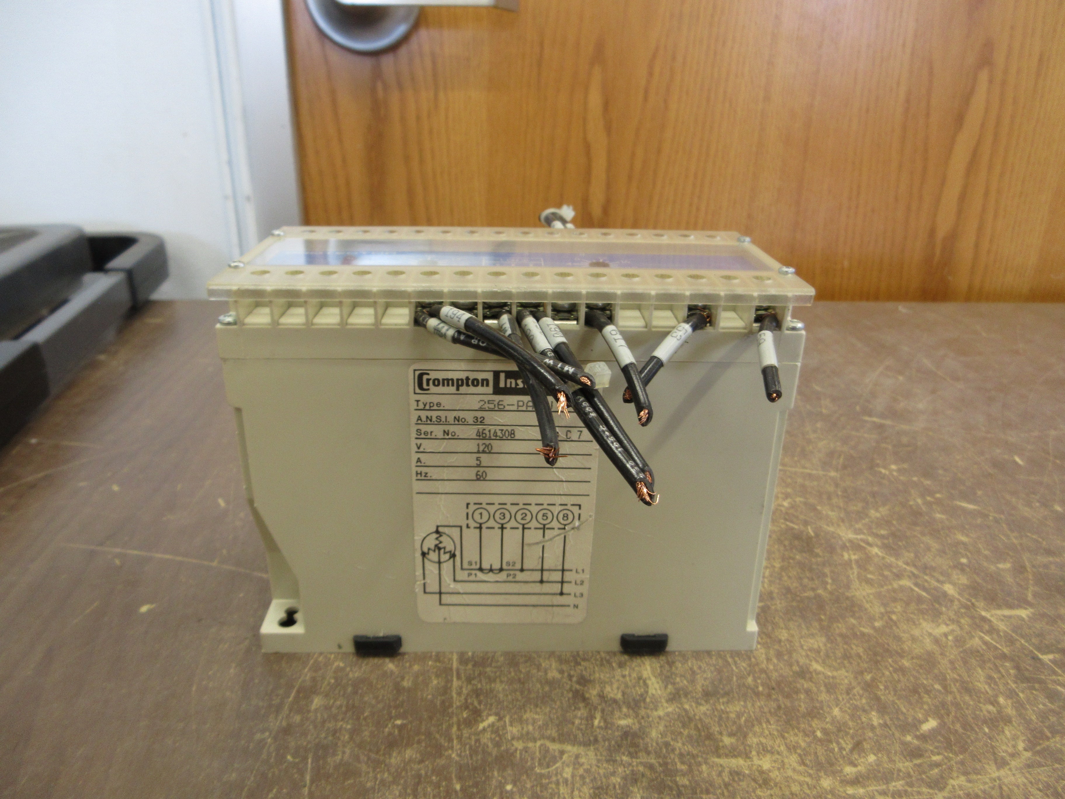 Crompton Protector Relay 256-PATU-LSBX 120V 5A 60Hz Used