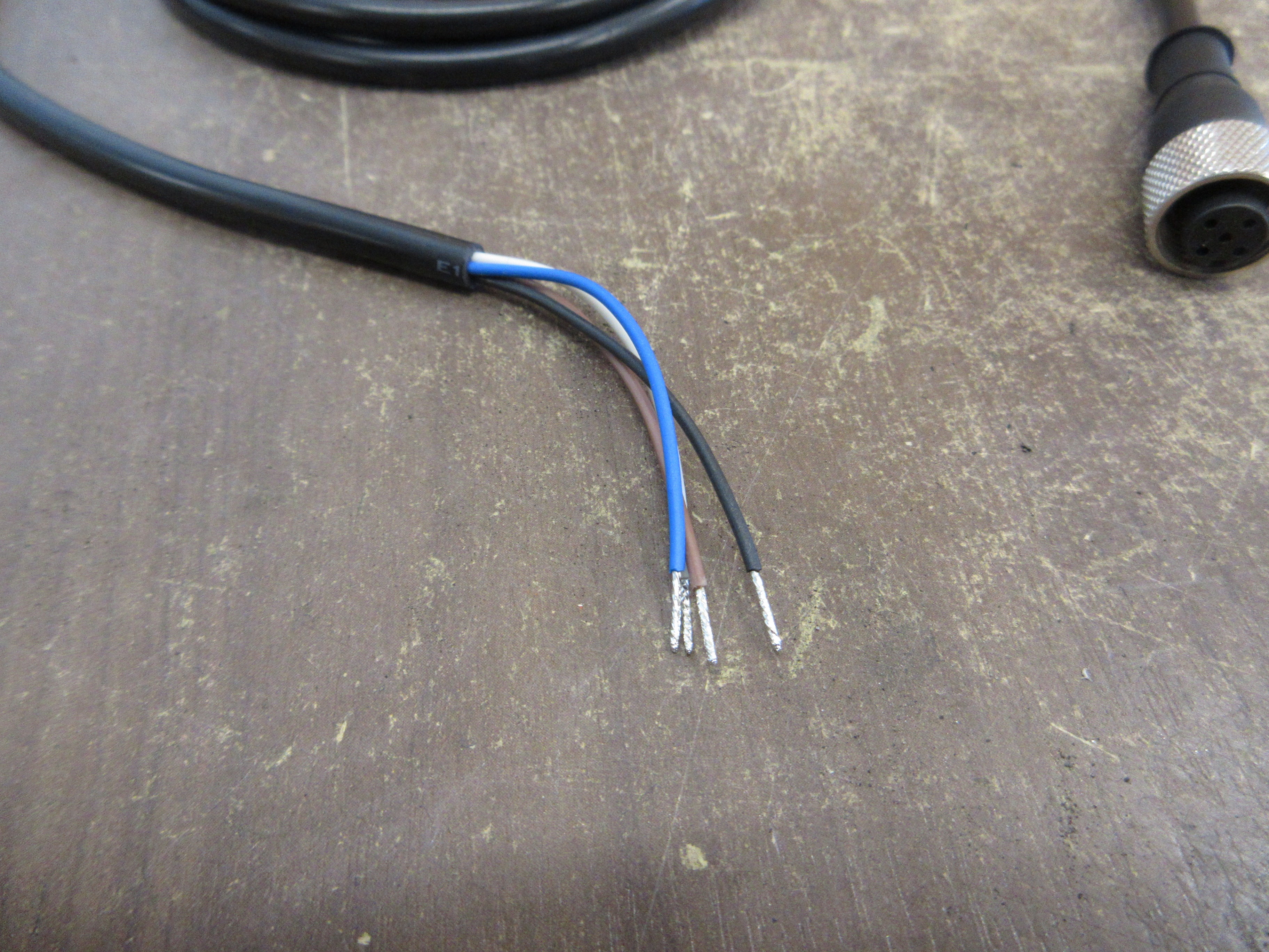 Banner Cordset MQDC-406 4-Pin Length: 2m Used