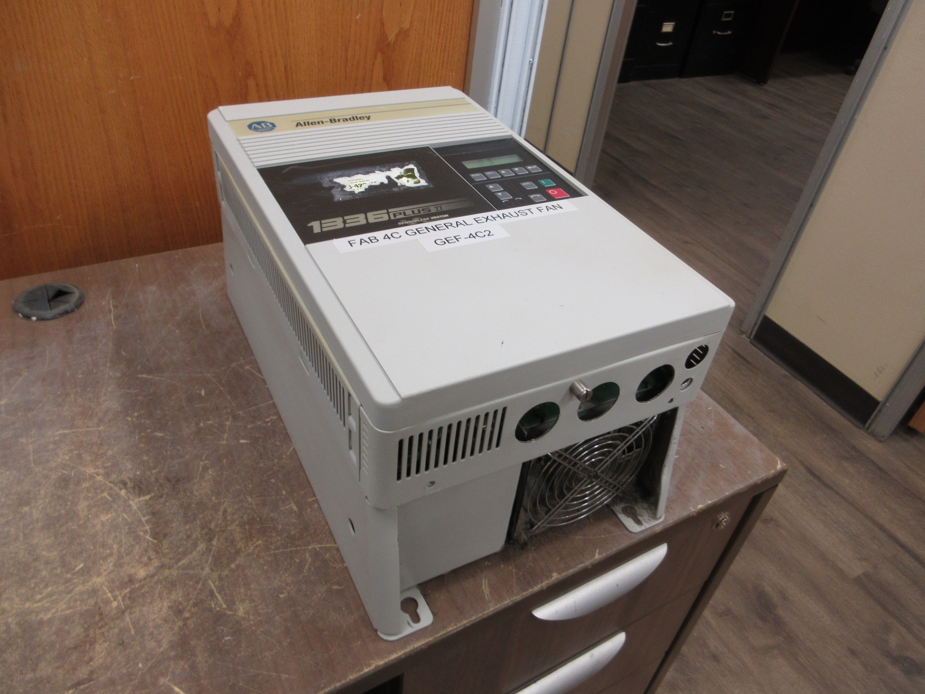 Allen-Bradley 1336 Plus II AC Drive 1336F-B020-AA-EN-L6 20HP 3Ph w/ Keypad Used