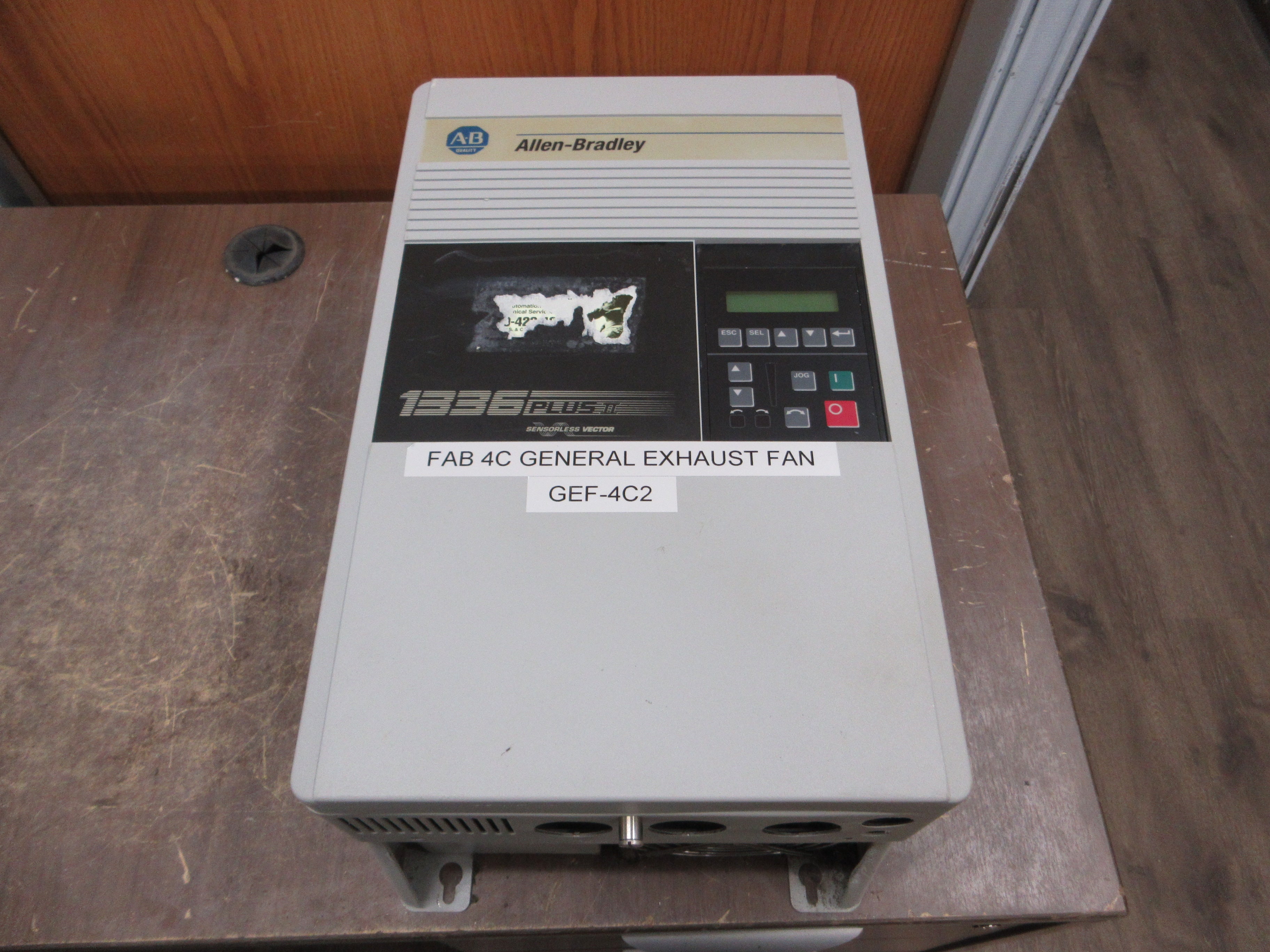 Allen-Bradley 1336 Plus II AC Drive 1336F-B020-AA-EN-L6 20HP 3Ph w/ Keypad Used