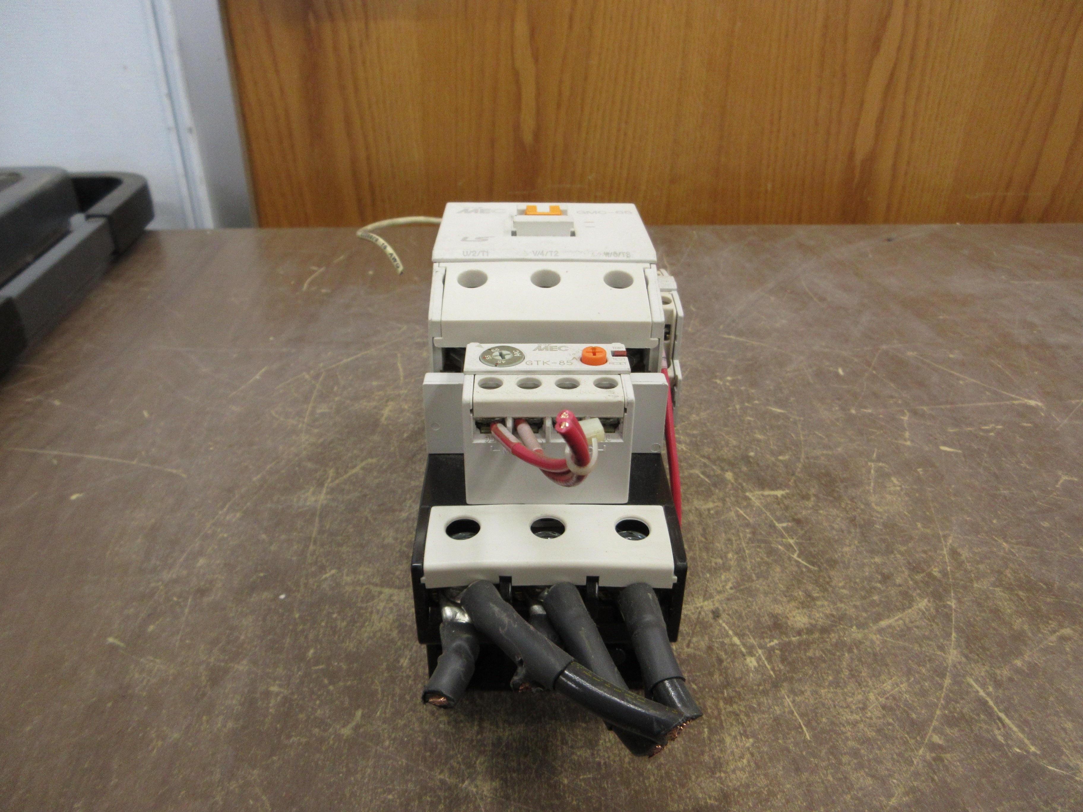 LS MEC Starter GMC-65/GTK-85 120V Coil Trip: 45-65A (1) Aux Contact Used