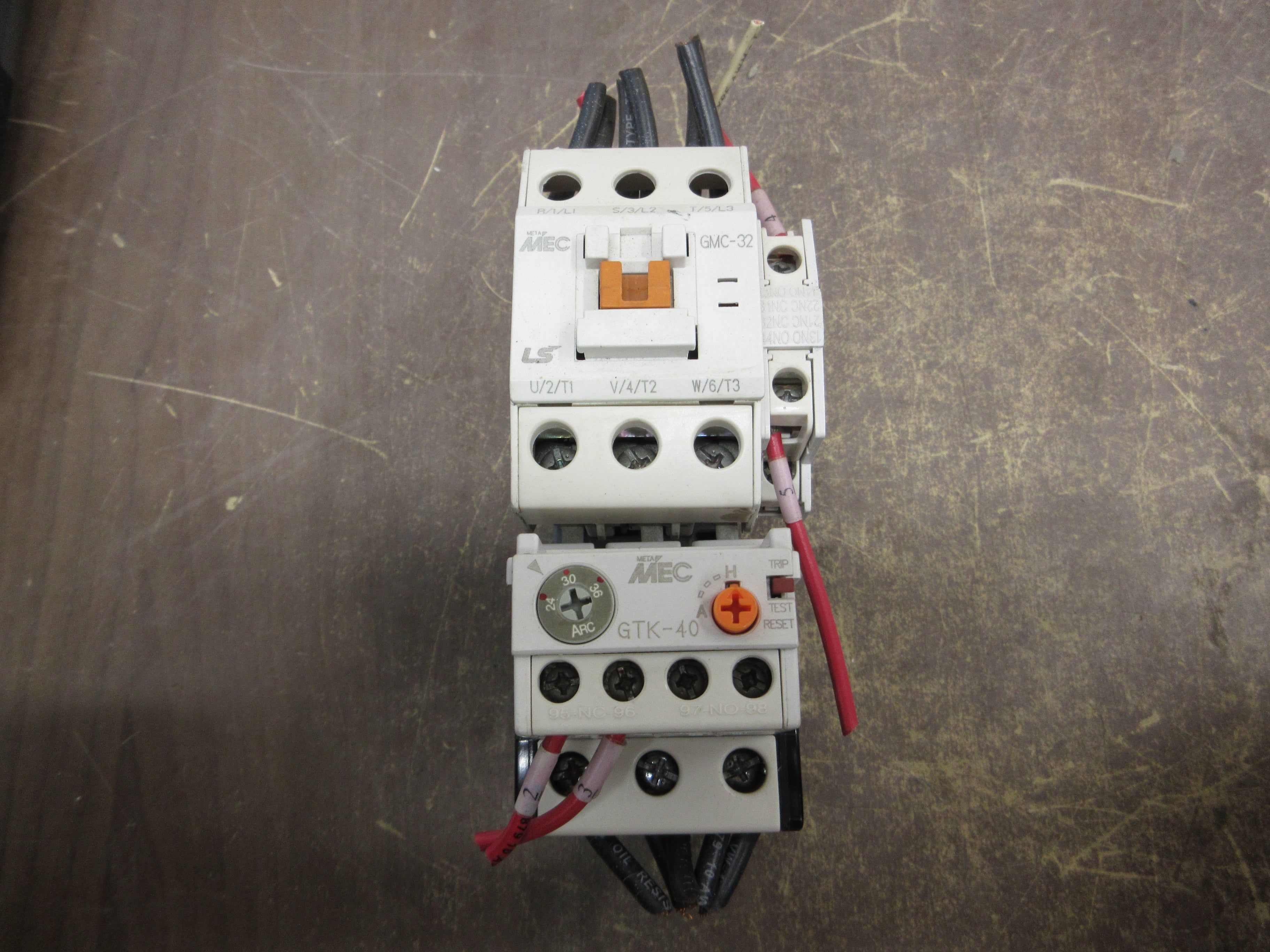LS MEC Starter GMC-32 / GTK-40 120V Coil Trip: 24-36A (1) Aux Contact Used