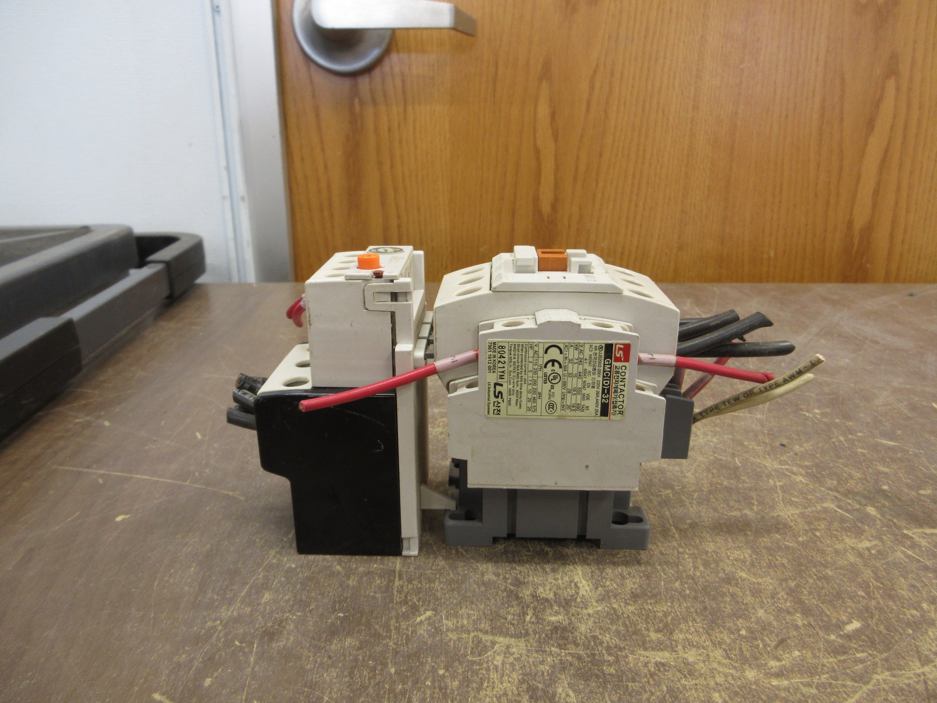 LS MEC Starter GMC-32 / GTK-40 120V Coil Trip: 24-36A (1) Aux Contact Used