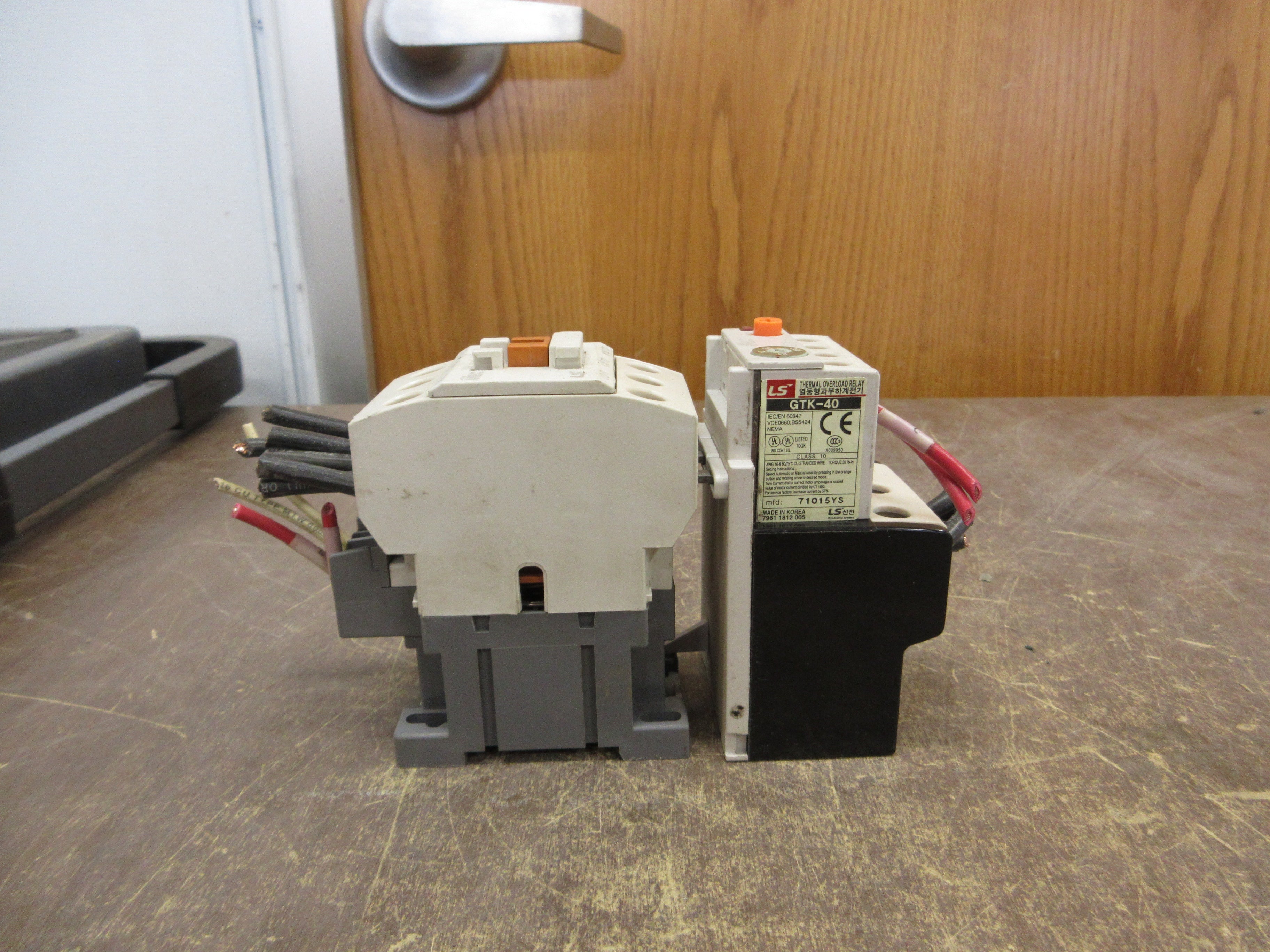 LS MEC Starter GMC-32 / GTK-40 120V Coil Trip: 24-36A (1) Aux Contact Used