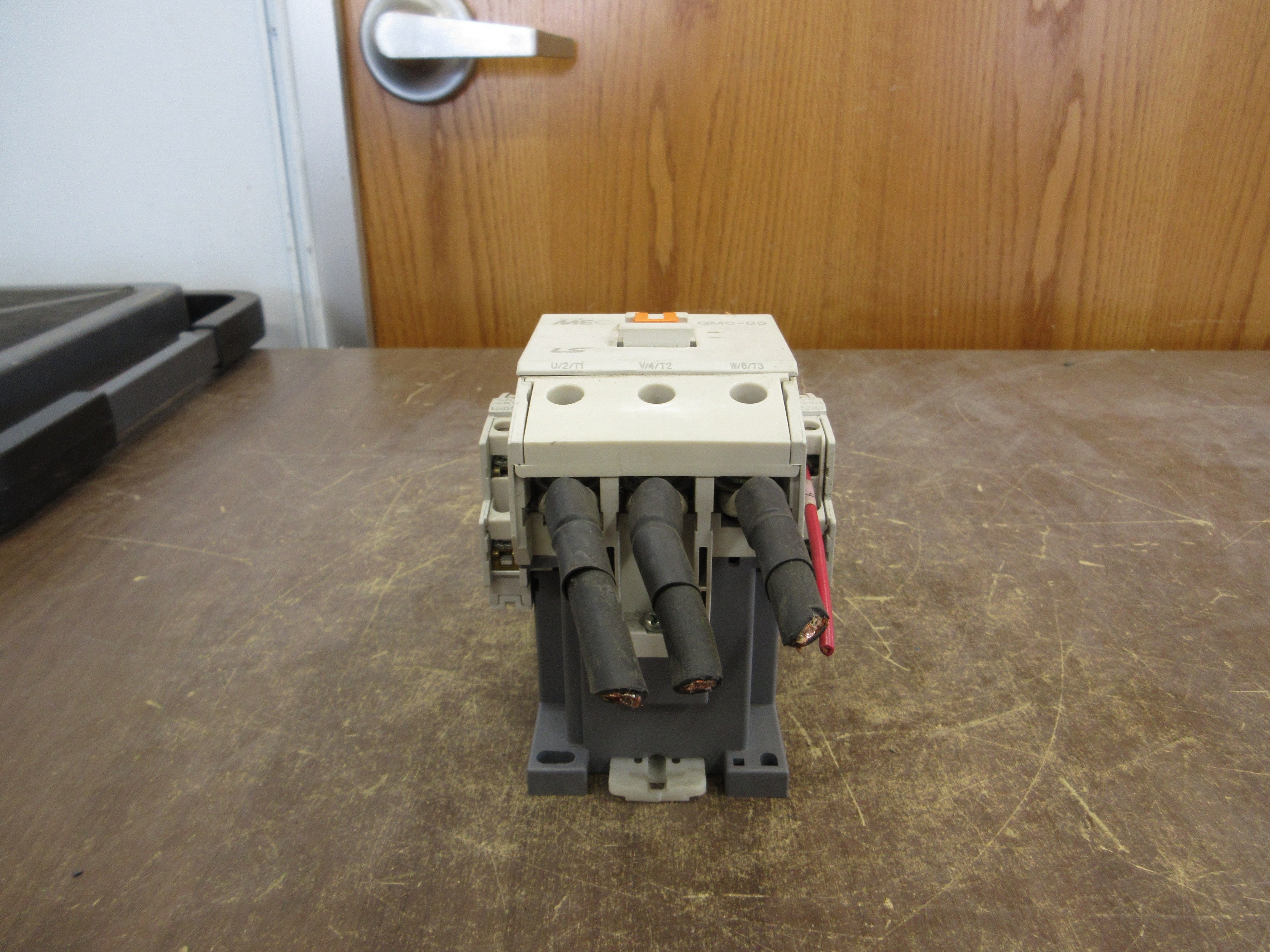 LS MEC Contactor GMC-85 120V Coil 85A (2) Aux Contacts Used