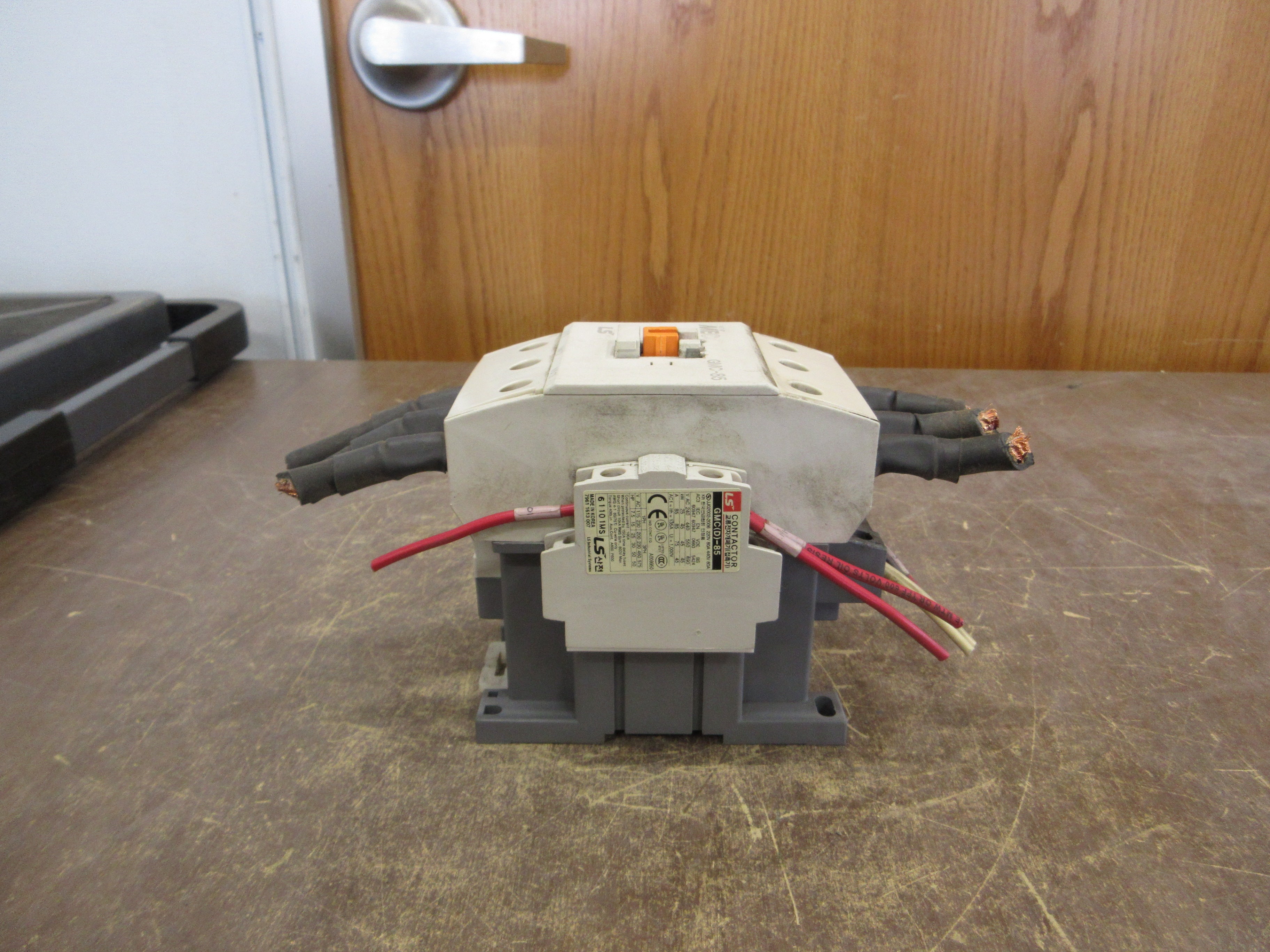 LS MEC Contactor GMC-85 120V Coil 85A (2) Aux Contacts Used