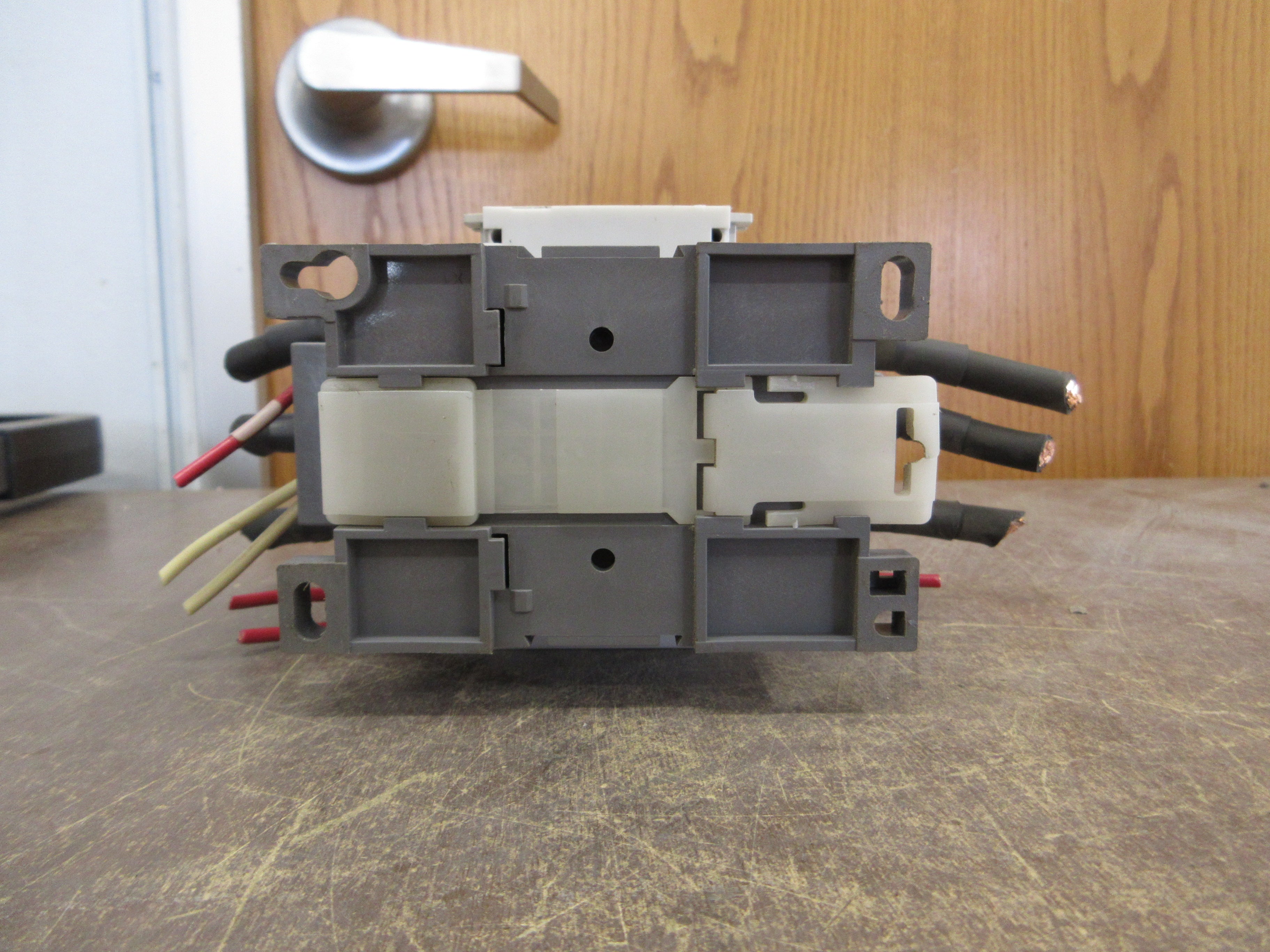 LS MEC Contactor GMC-85 120V Coil 85A (2) Aux Contacts Used