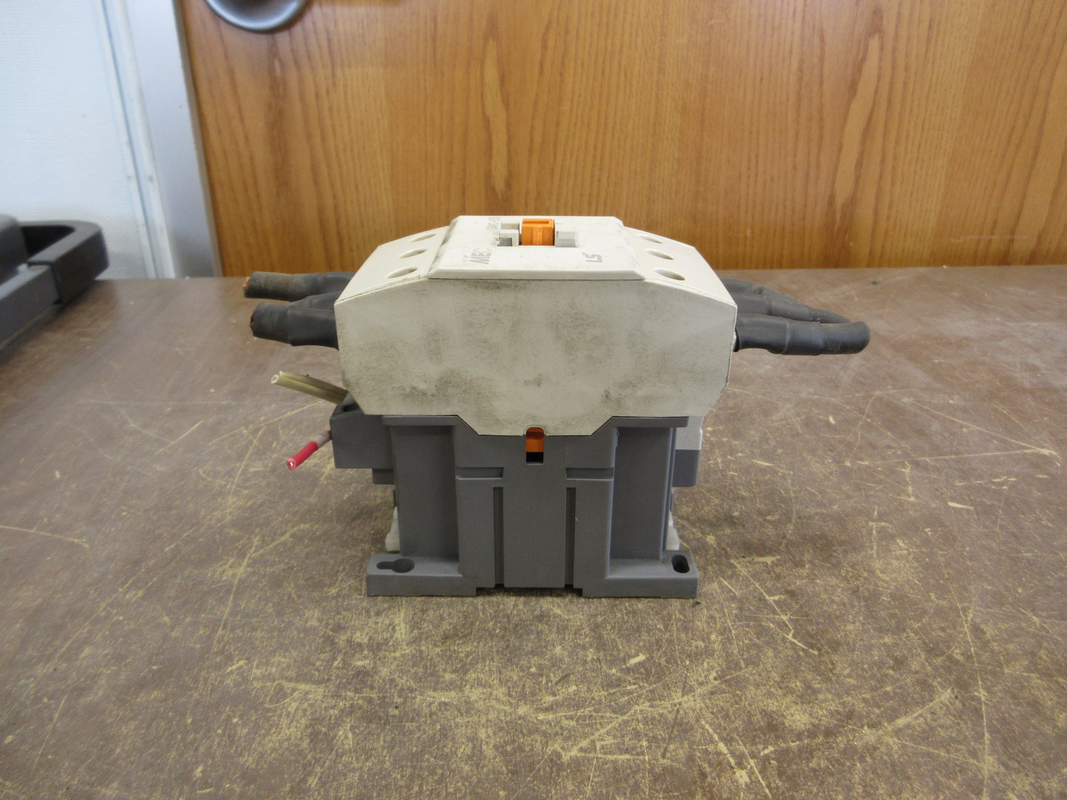 LS MEC Contactor GMC-85 120V Coil 85A (1) Aux Contact Used
