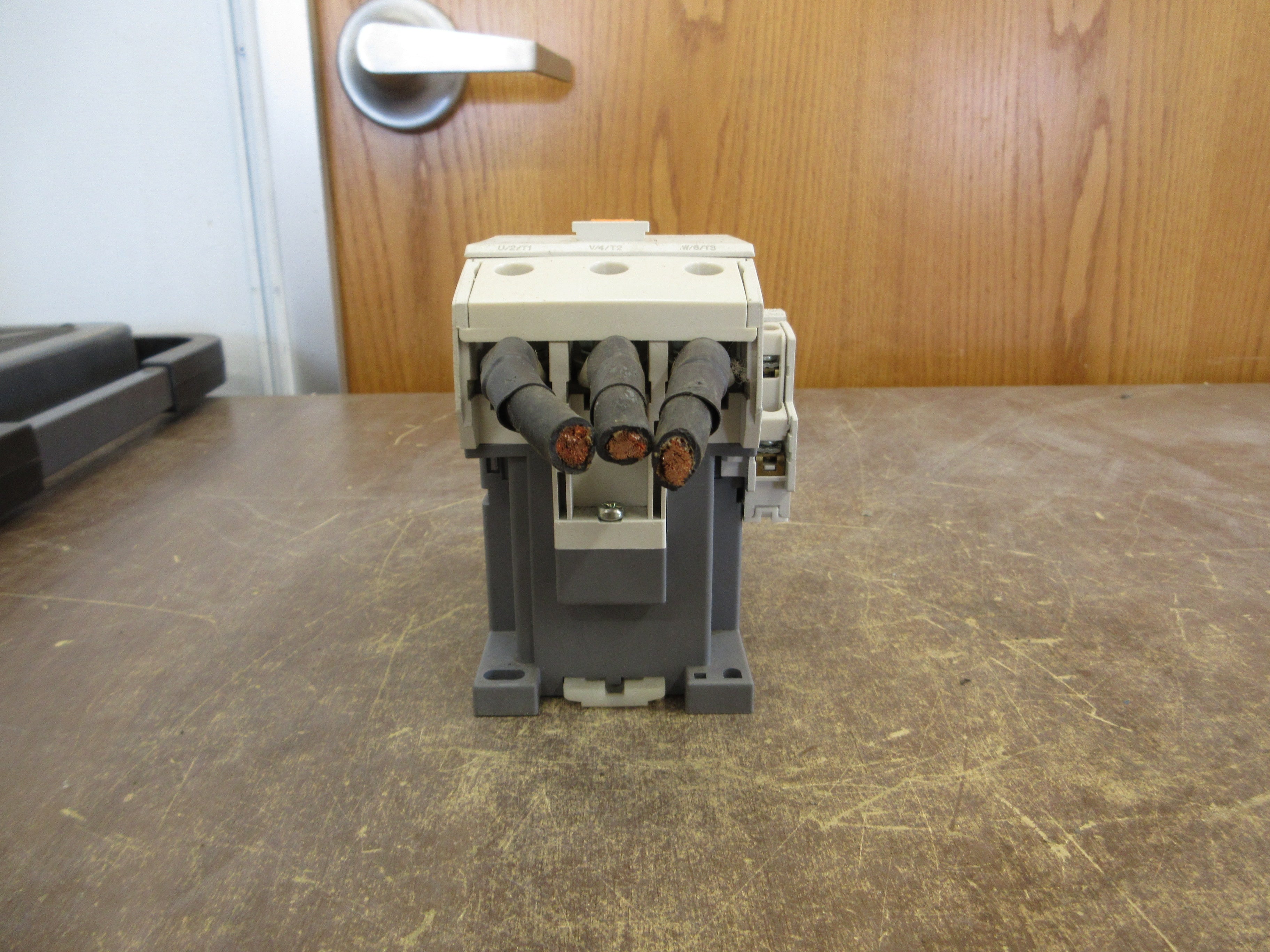LS MEC Contactor GMC-85 120V Coil 85A (1) Aux Contact Used