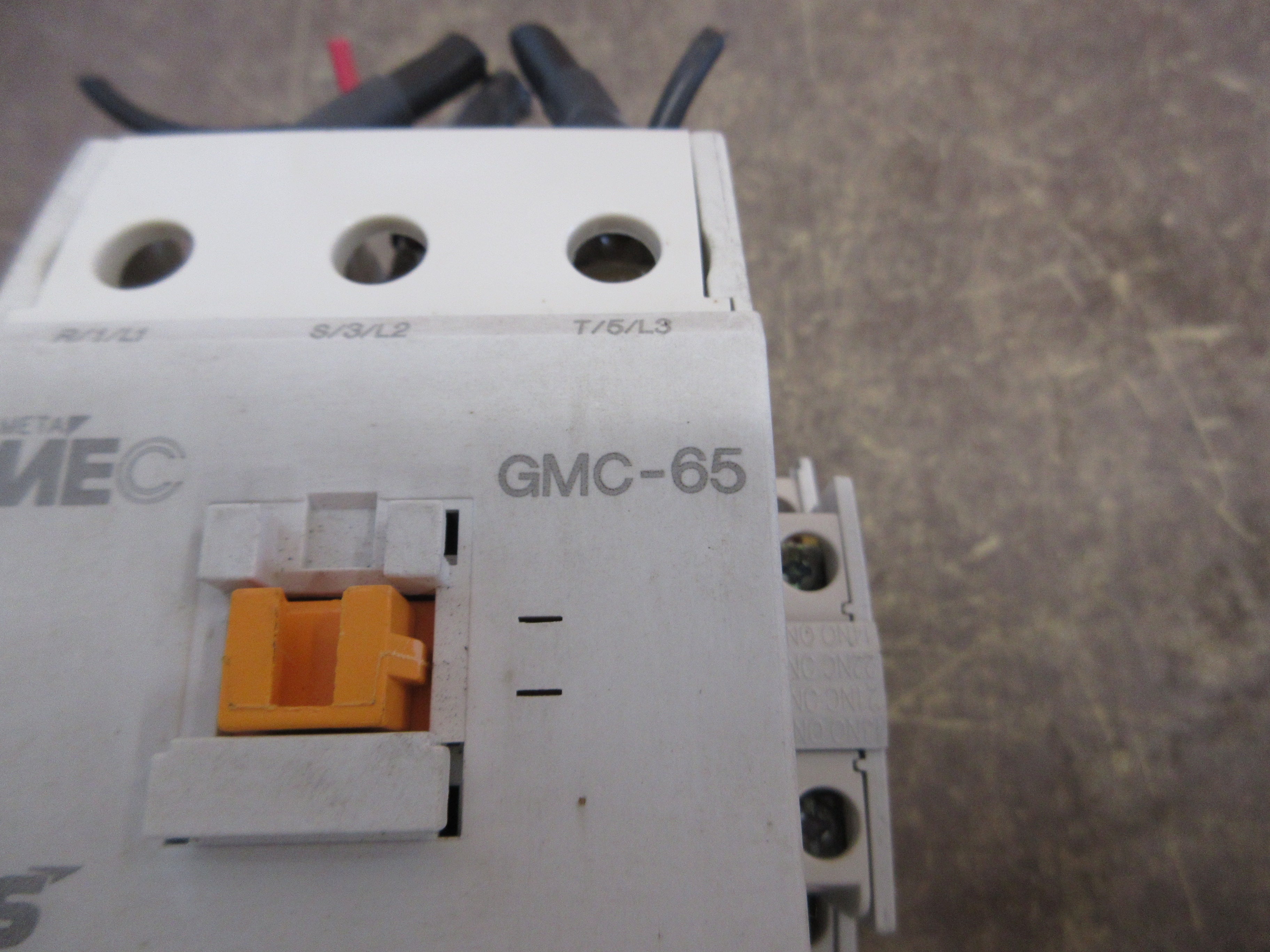 LS MEC Contactor GMC-65 120V Coil 65A (1) Aux Contact Used