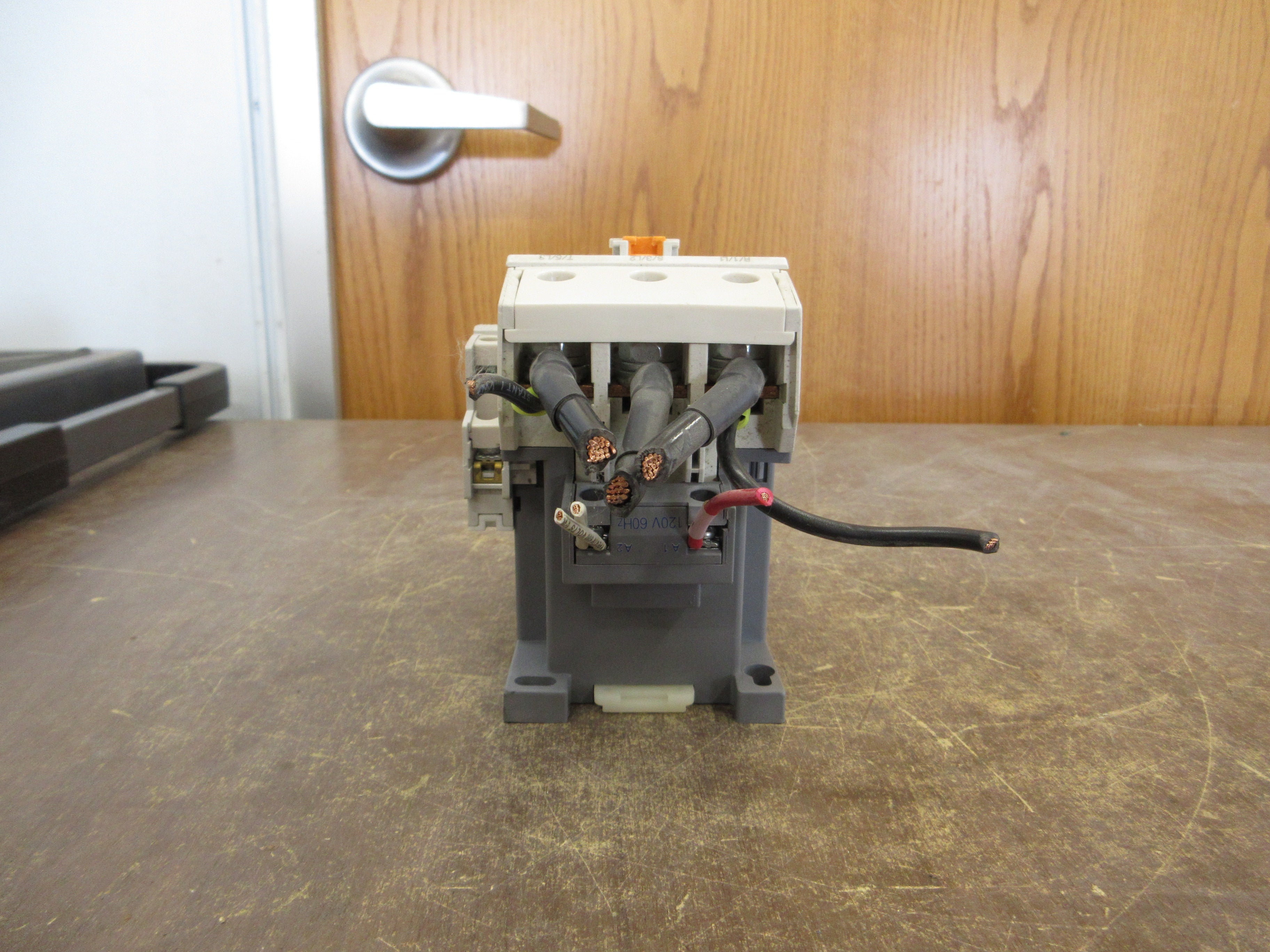 LS MEC Contactor GMC-65 120V Coil 65A (1) Aux Contact Used