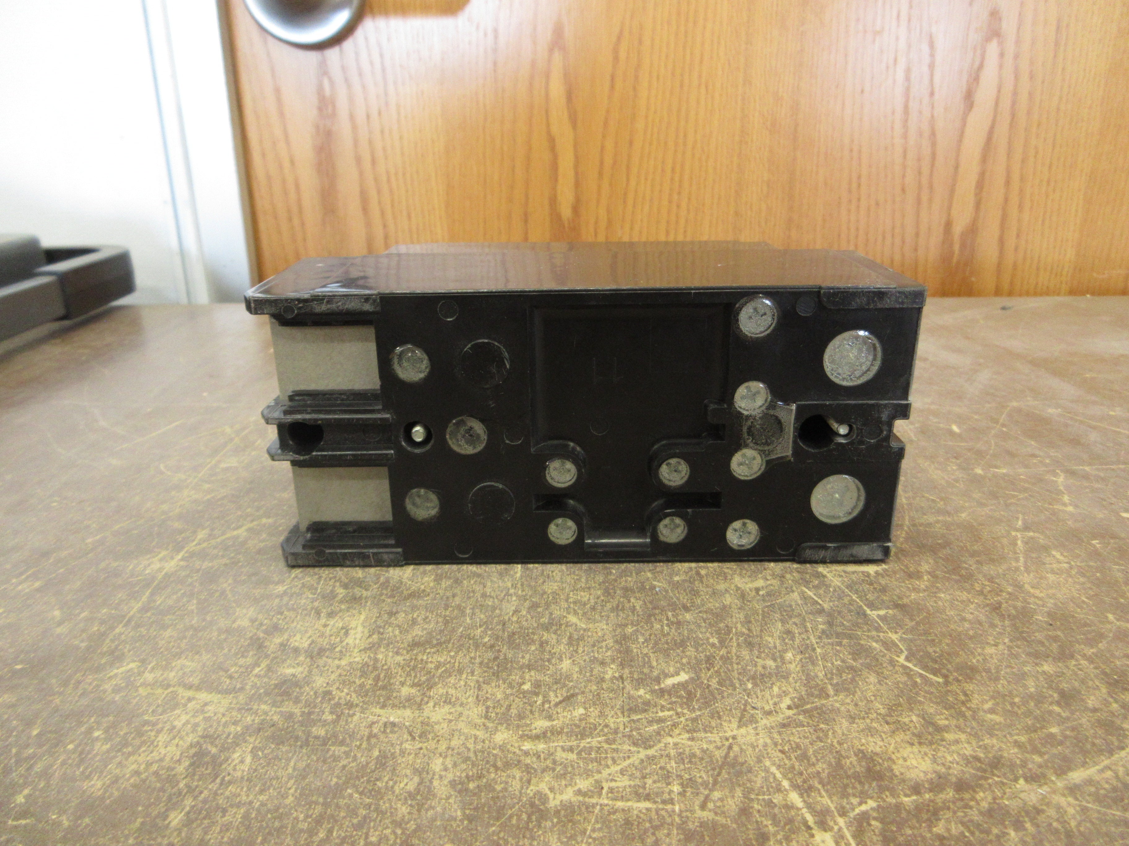 Square D PowerPact QD 200 Circuit Breaker QDL22200 200A 240V 2P Used