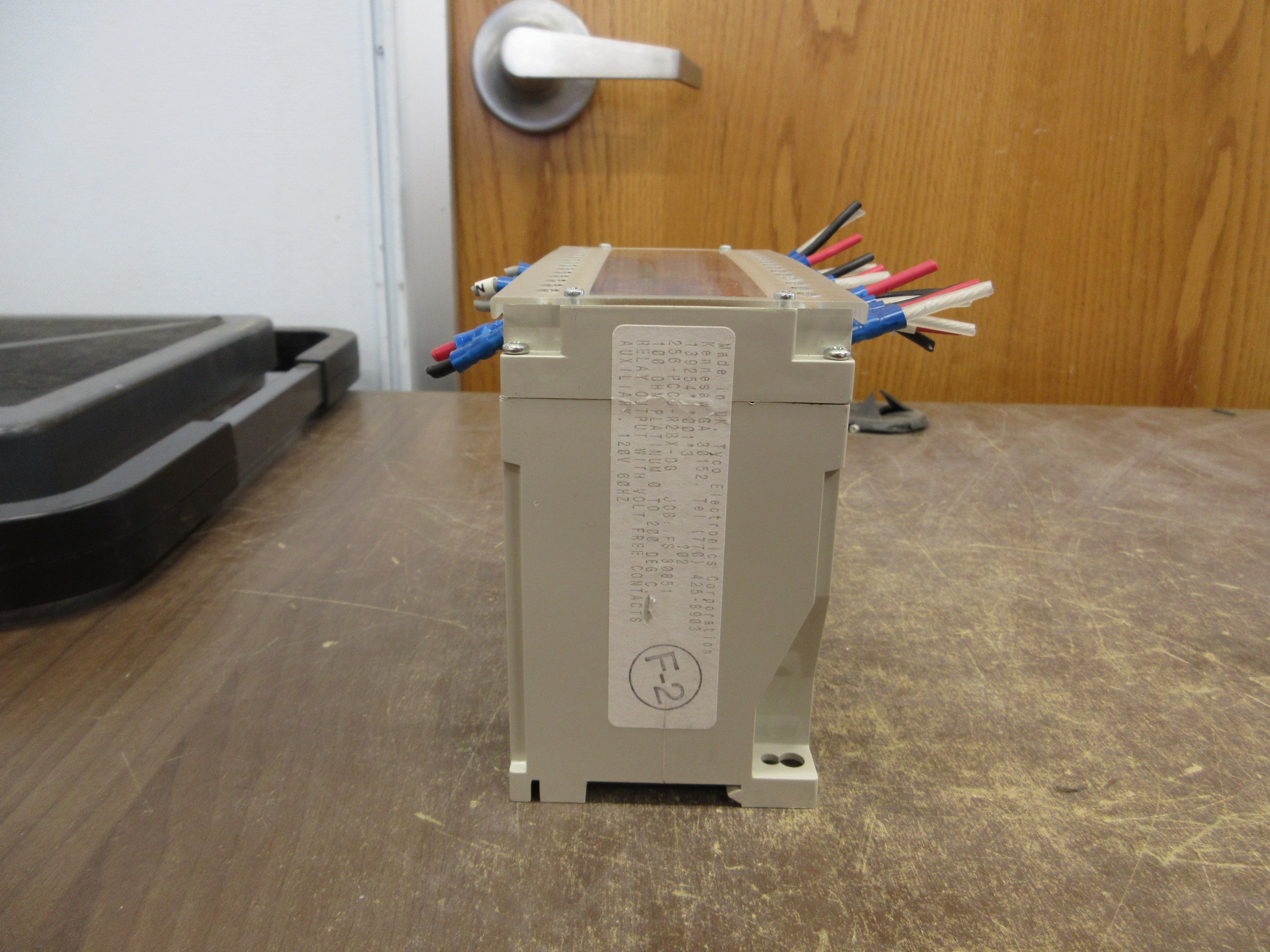 Crompton Temperature Relay 256-PCCU-R2BX-DG Range: 0-200 °C RTD: 100ohm Platinum