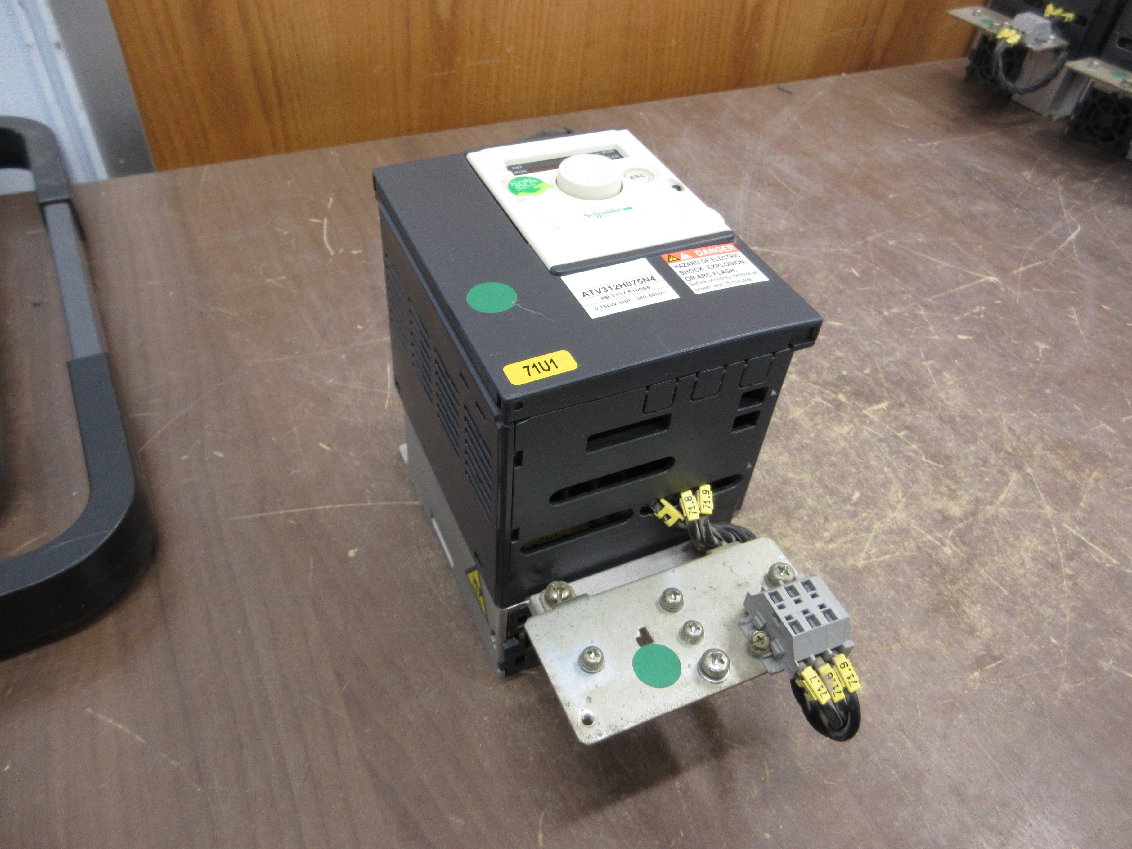 Schneider Electric Altivar AC Drive ATV312H075N4 1HP 3Ph w/ Keypad Used
