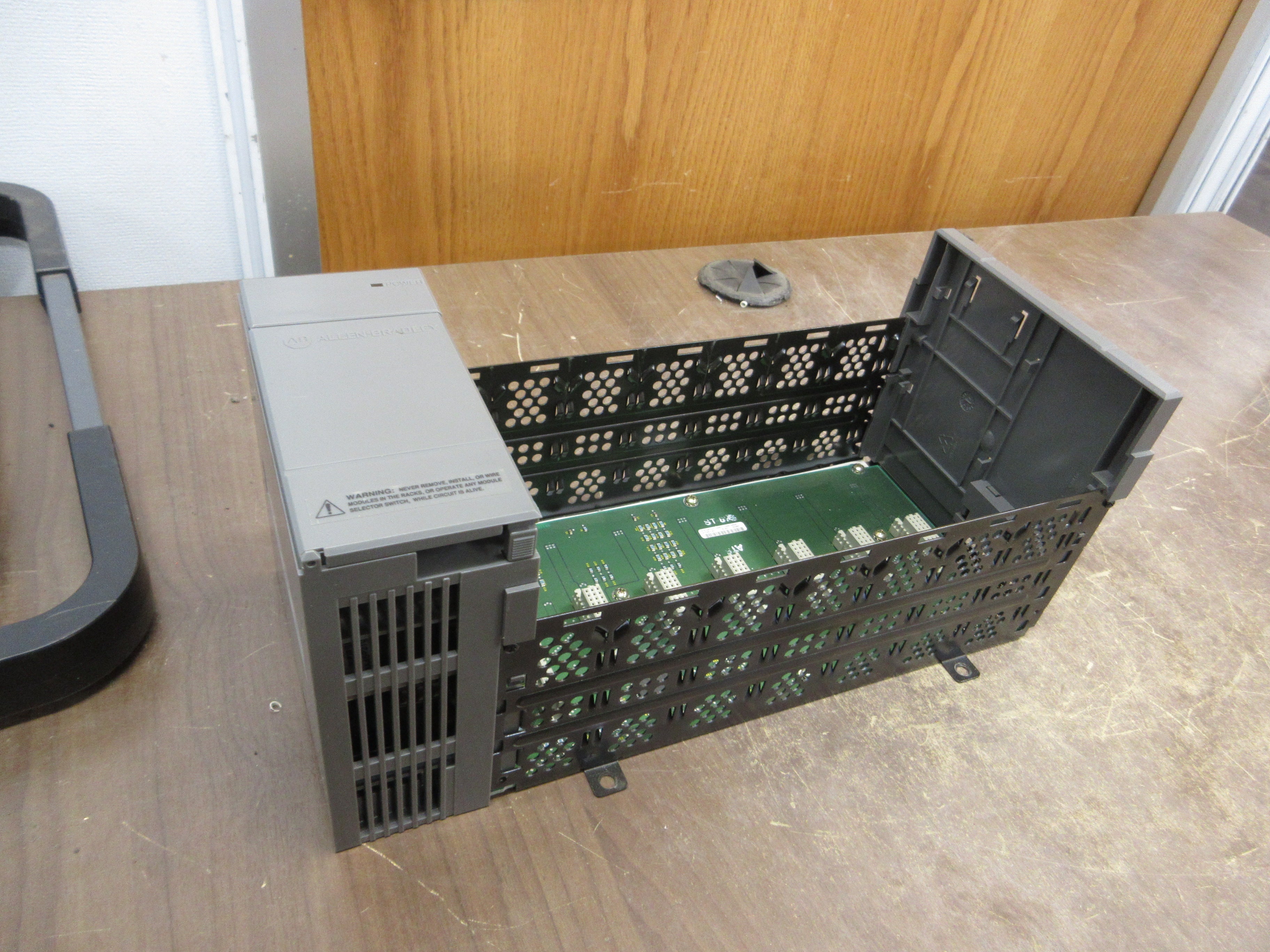 Allen-Bradley SLC 500 PLC Rack w/ Power Supply 1746-A7 / 1746-P1 7-Slot Used