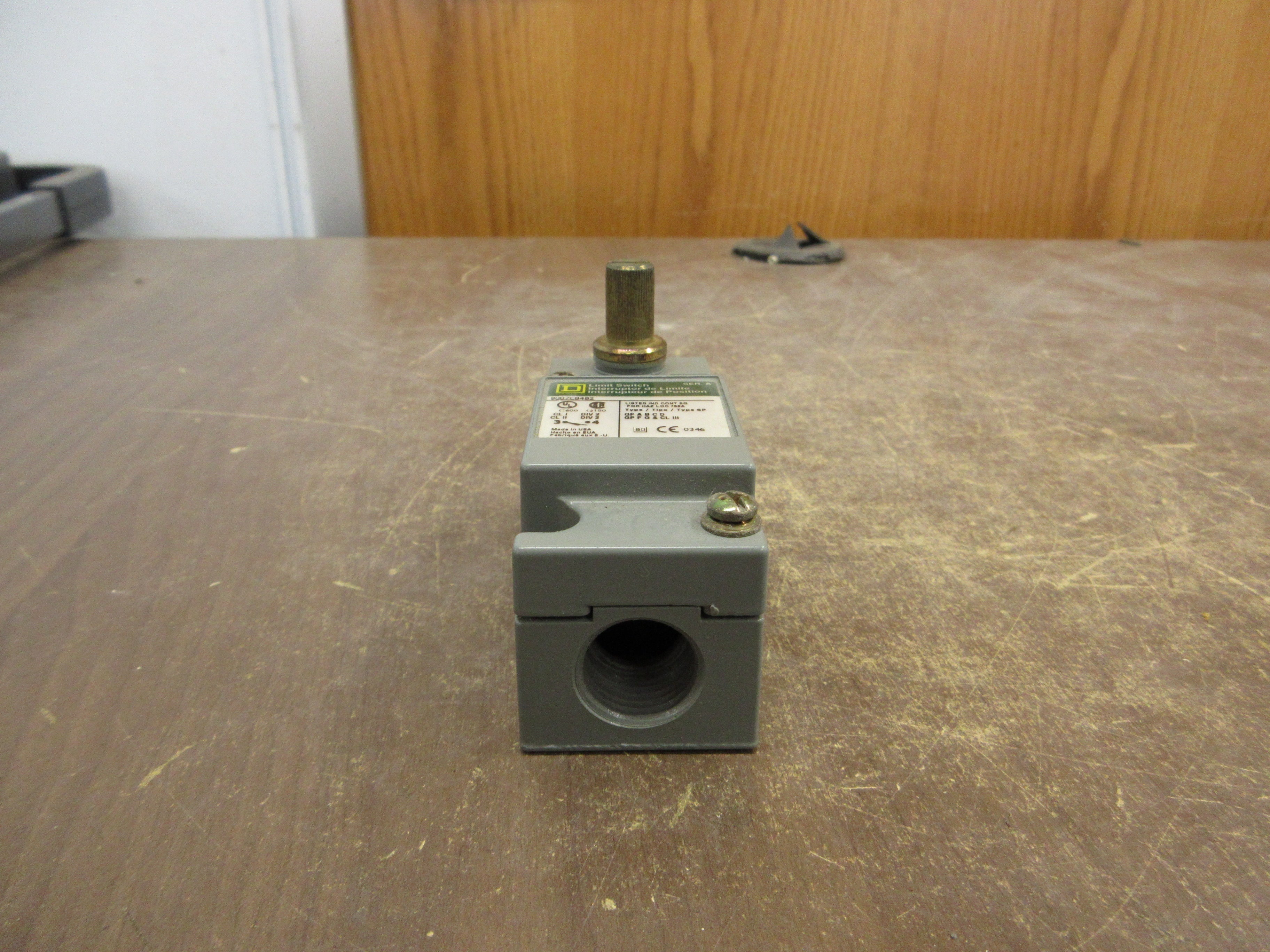 Square D Limit Switch 9007C84B2 Ser. A Used