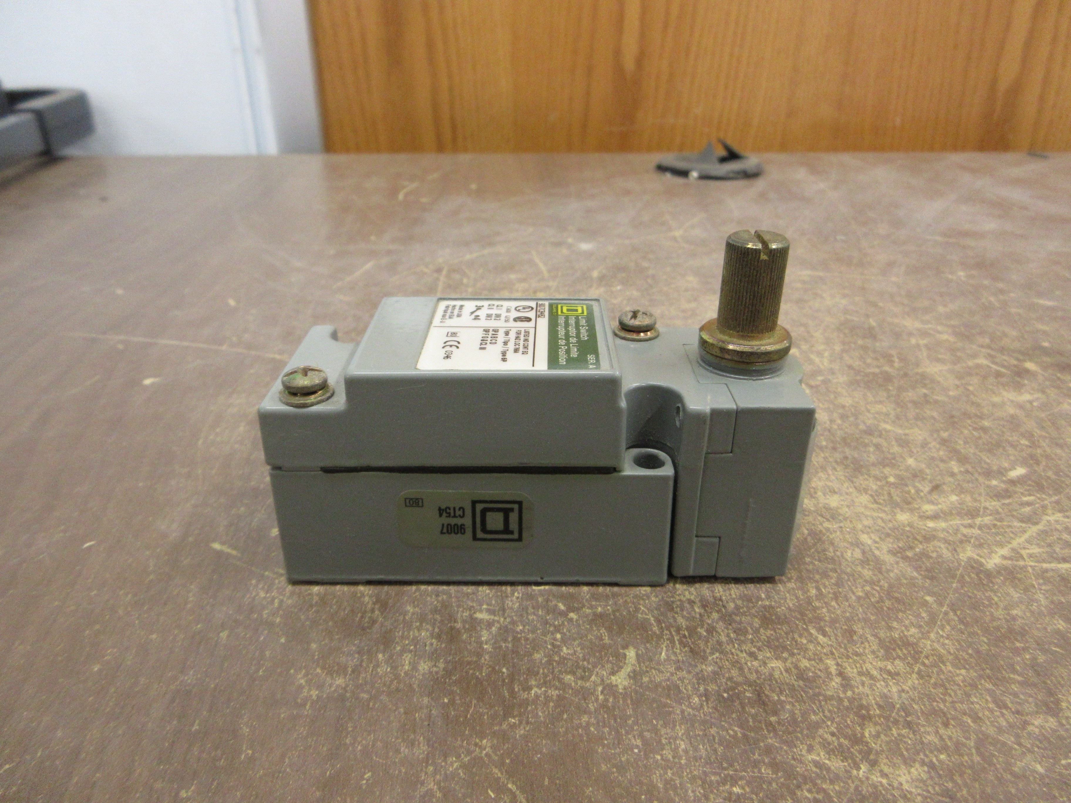 Square D Limit Switch 9007C84B2 Ser. A Used