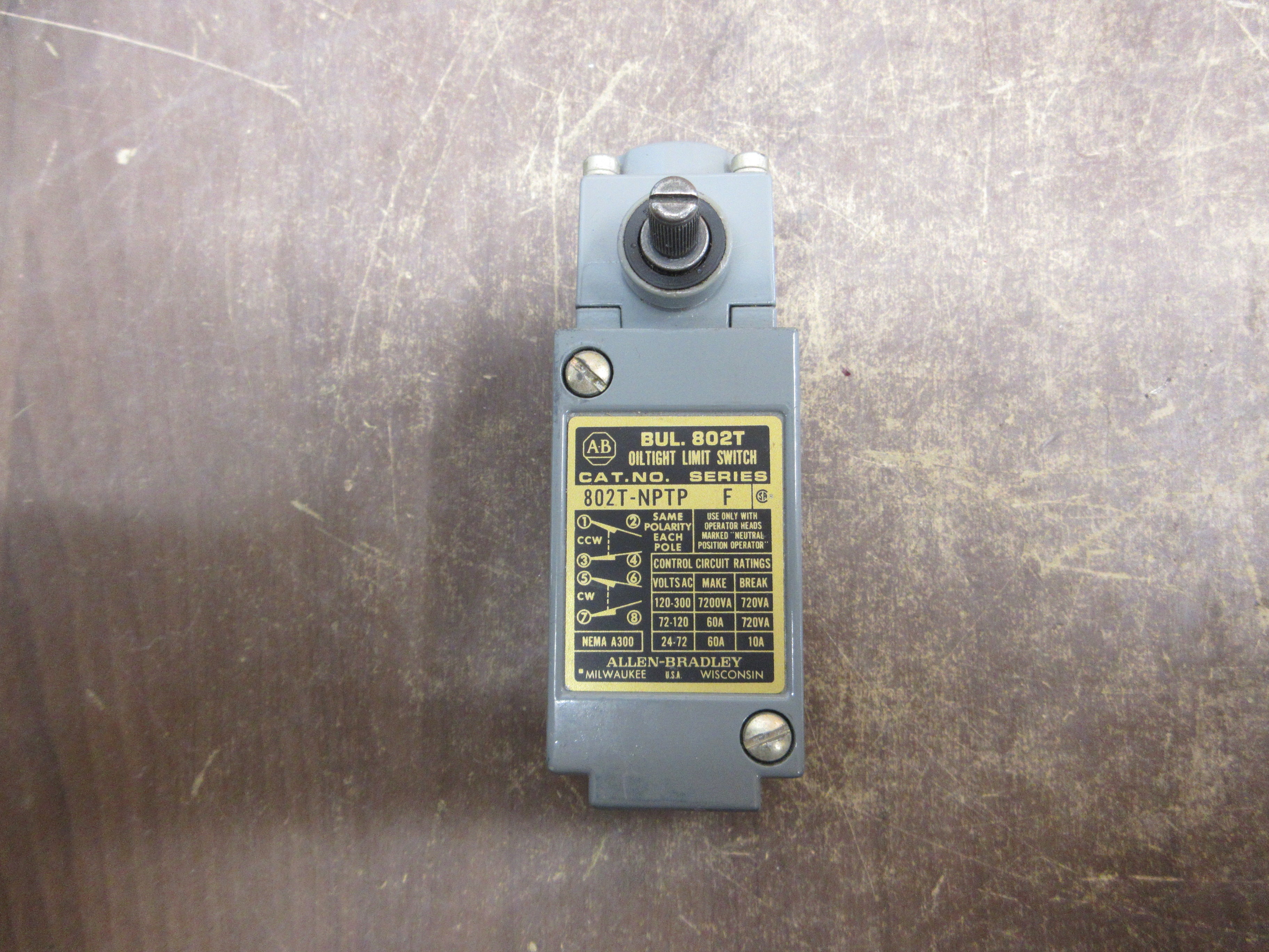 Allen-Bradley Oiltight Limit Switch 802T-NPTP Ser. F Used