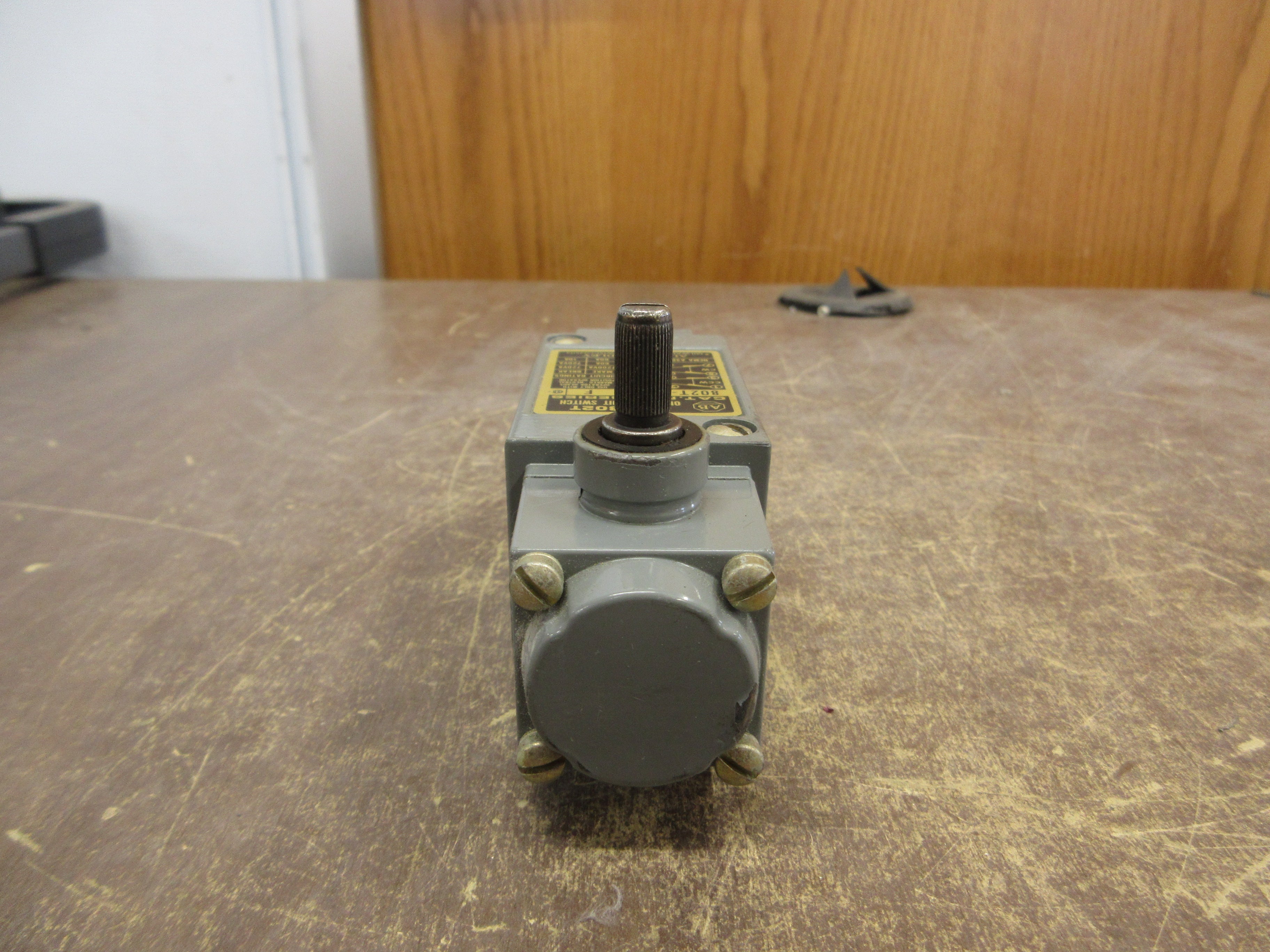 Allen-Bradley Oiltight Limit Switch 802T-NPTP Ser. F Used