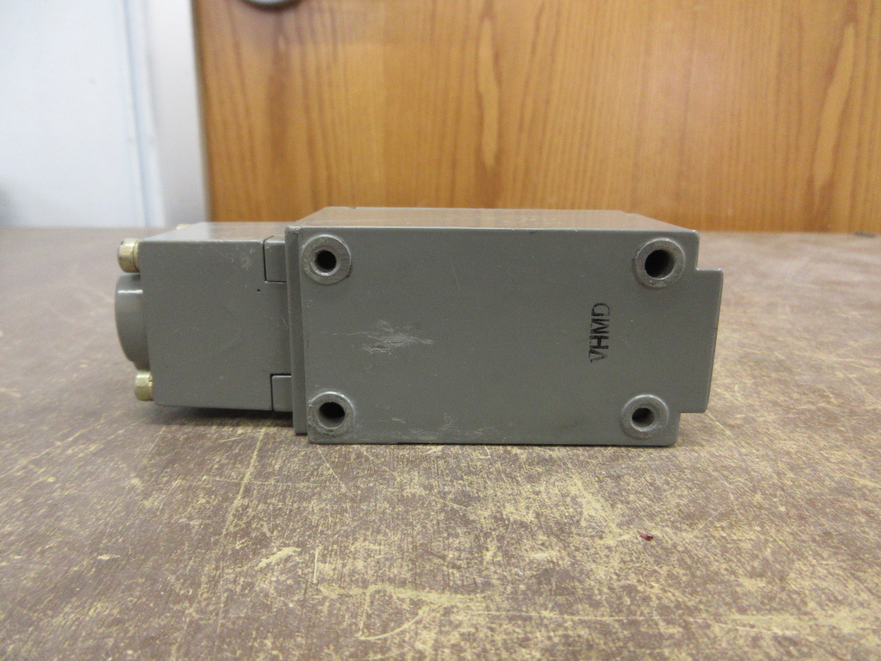 Allen-Bradley Oiltight Limit Switch 802T-NPTP Ser. F Used