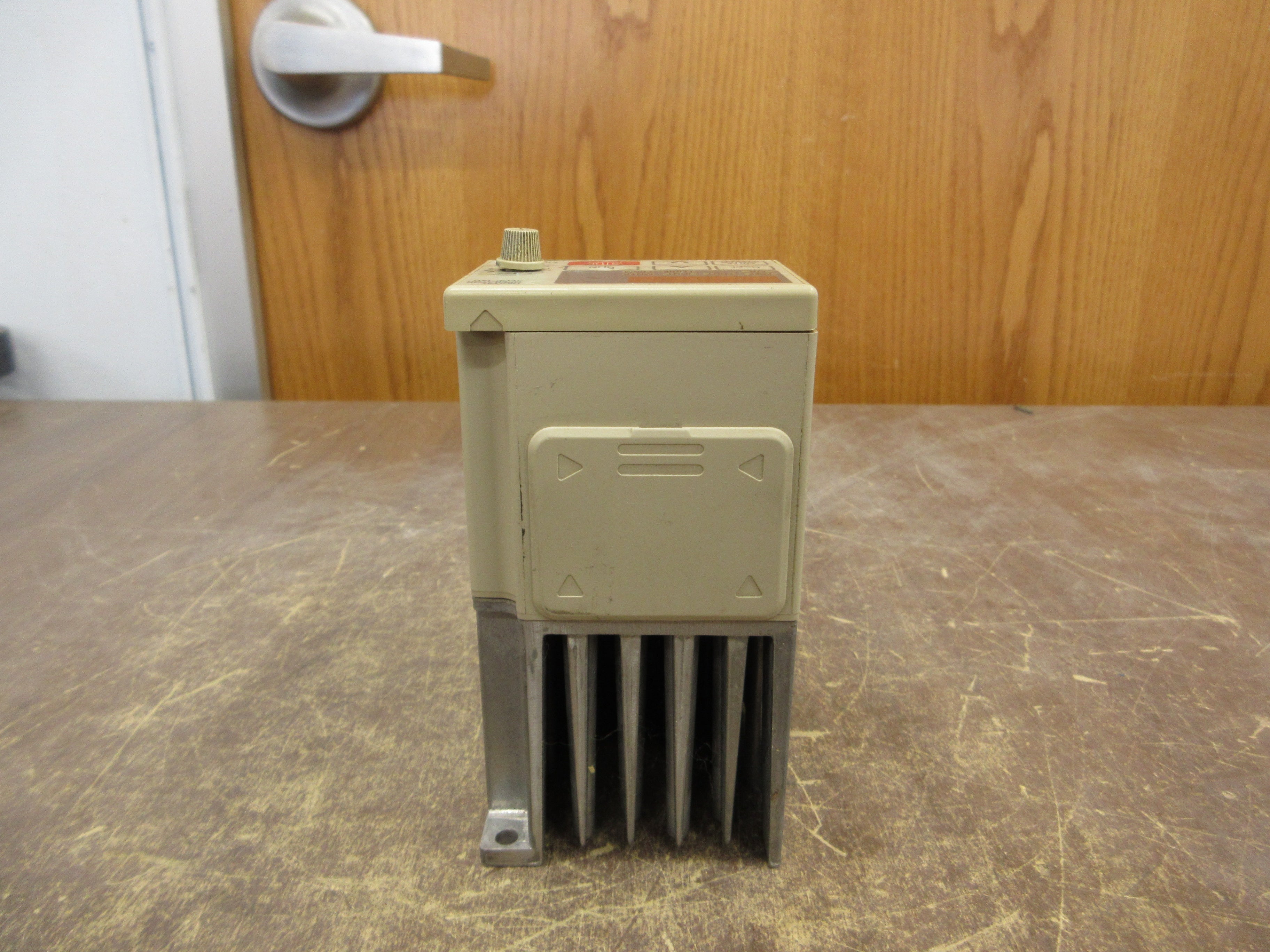 Yaskawa AC Drive CIMR-V7AM20P7 1HP 3Ph w/ Keypad *No Cover* Used