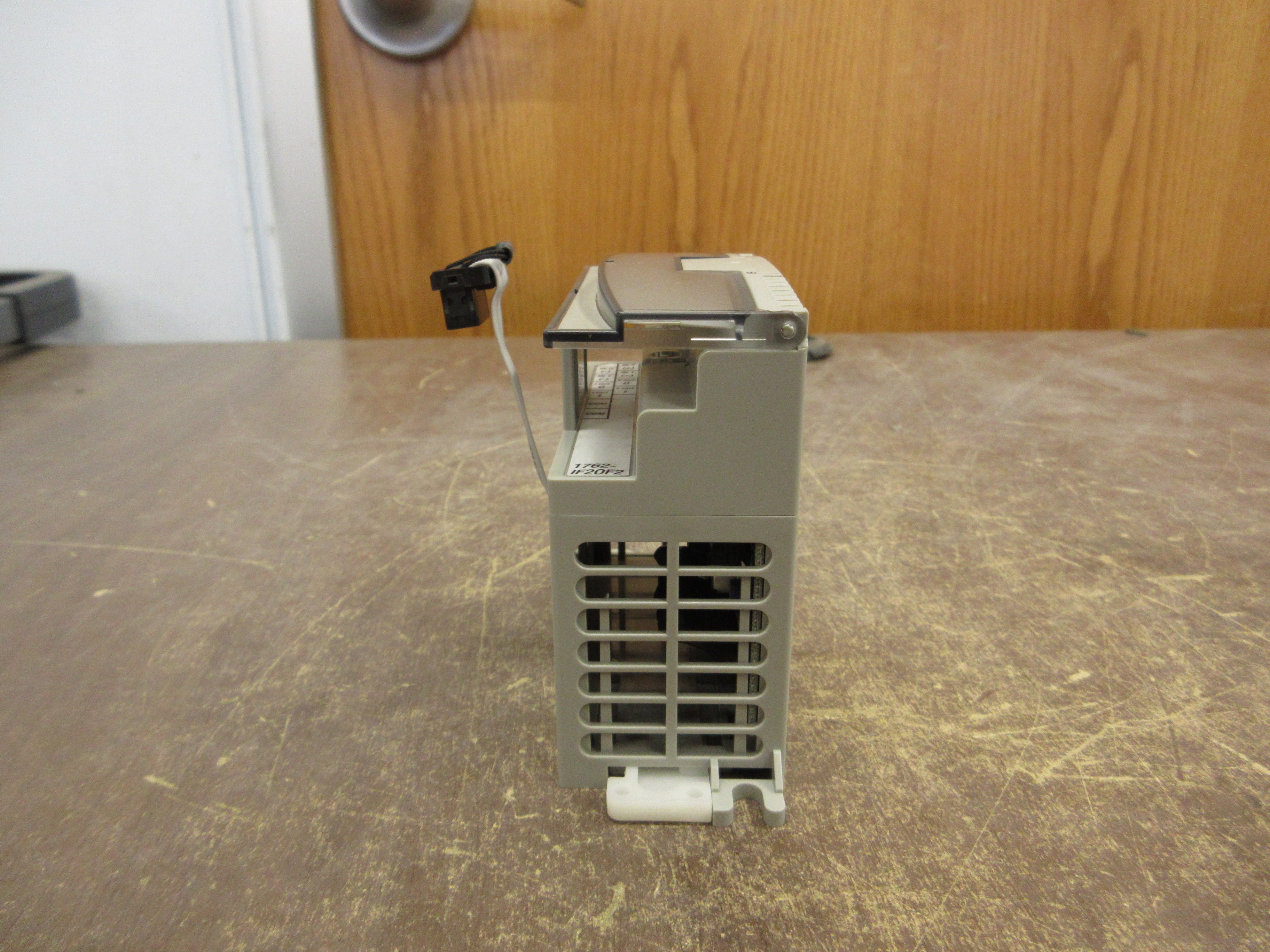 Allen-Bradley MicroLogix Analog I/O Module 1762-IF2OF2 Ser. A FRN: 1.2 Rev. D