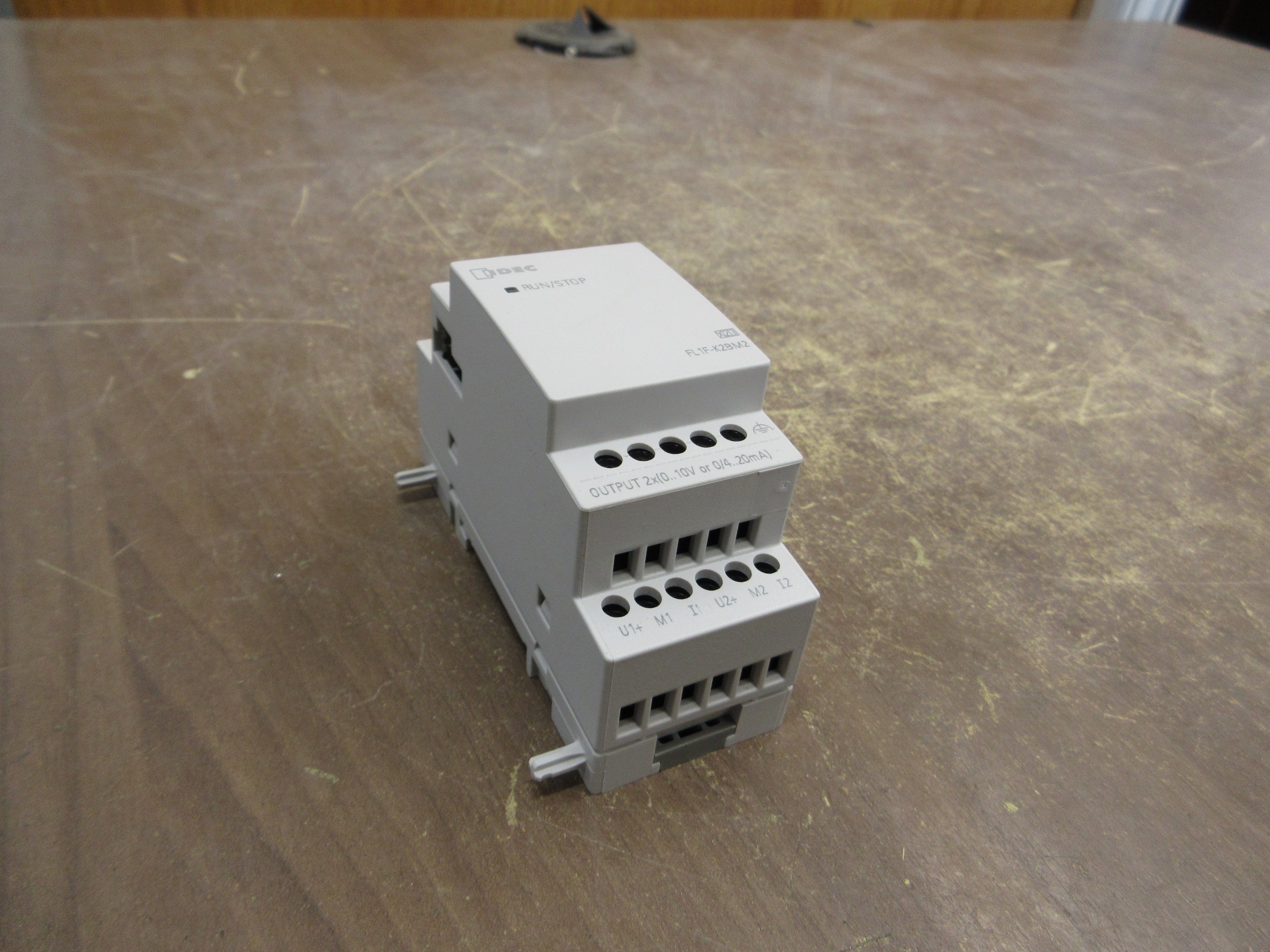 IDEC SmartRelay Analog Expansion Module FL1F-K2BM2 FS: 01 F/W: V1.08.01