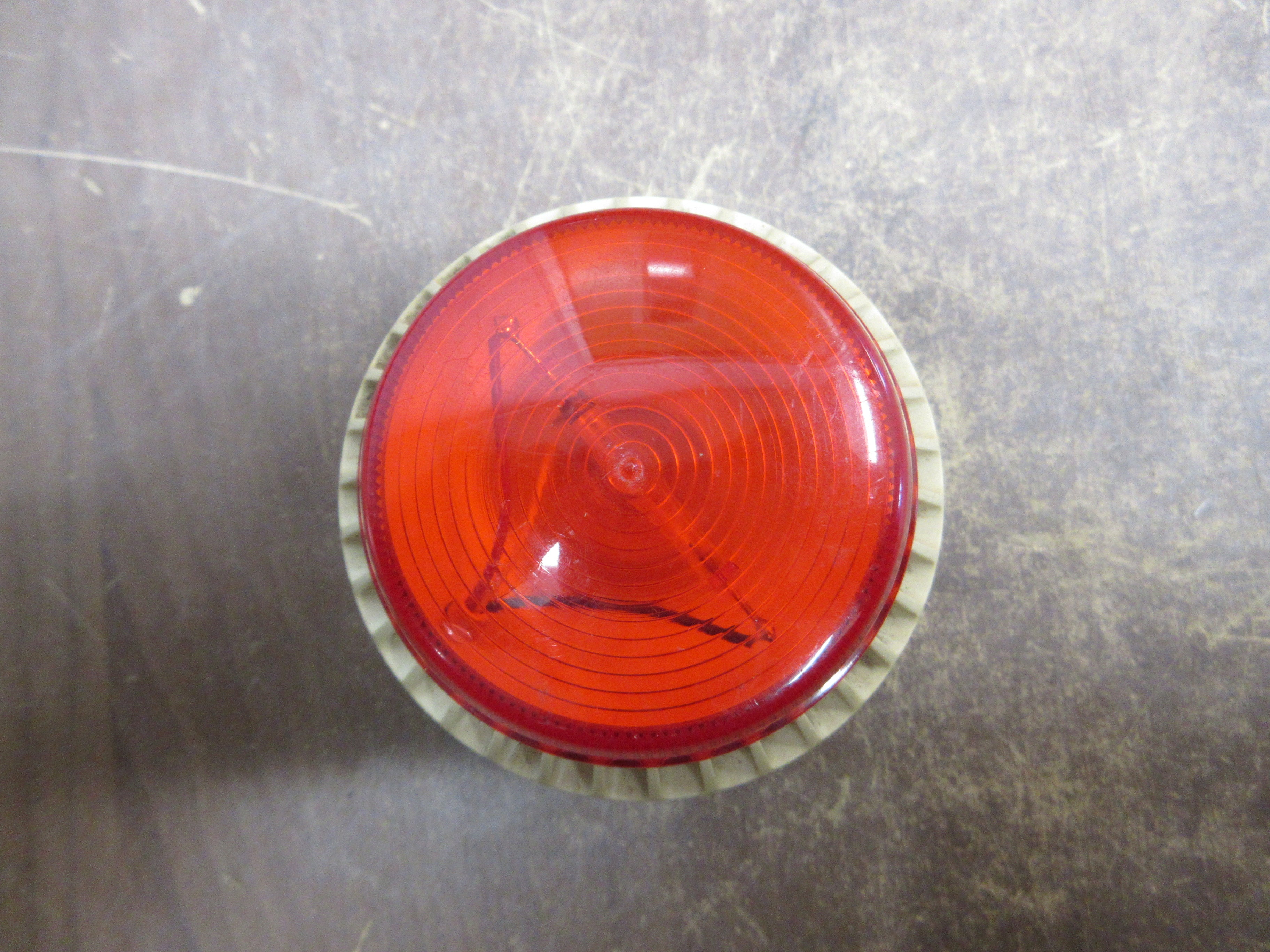 Federal Signal StreamLine Strobe/Sounder LP7 Ser. B 18-30VDC 50-100mA Red Used