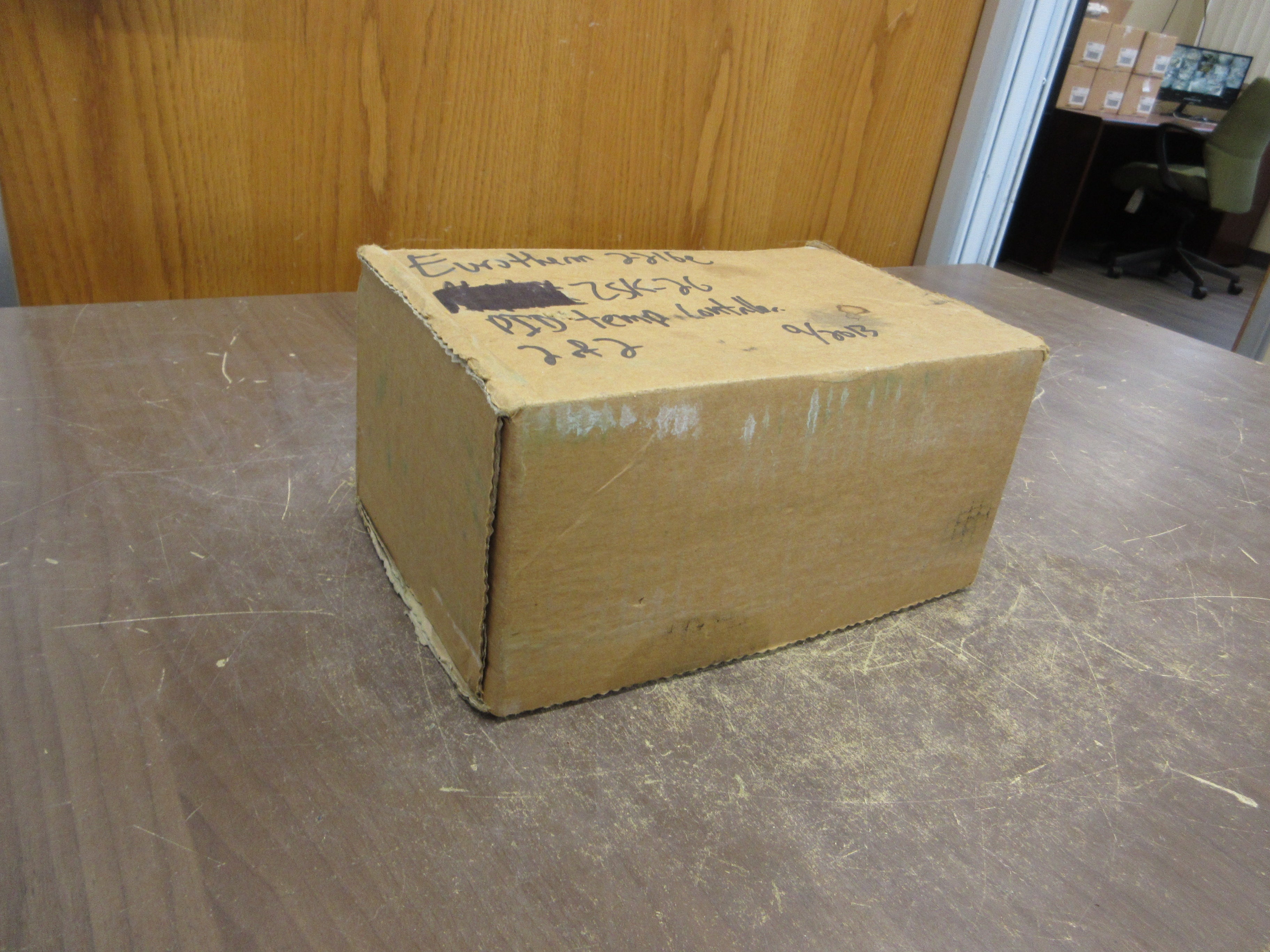 Invensys Temperature Controller 2216E/CC/VH/M2/TC/XX/2DN/ENG/XXXXX/EU0492