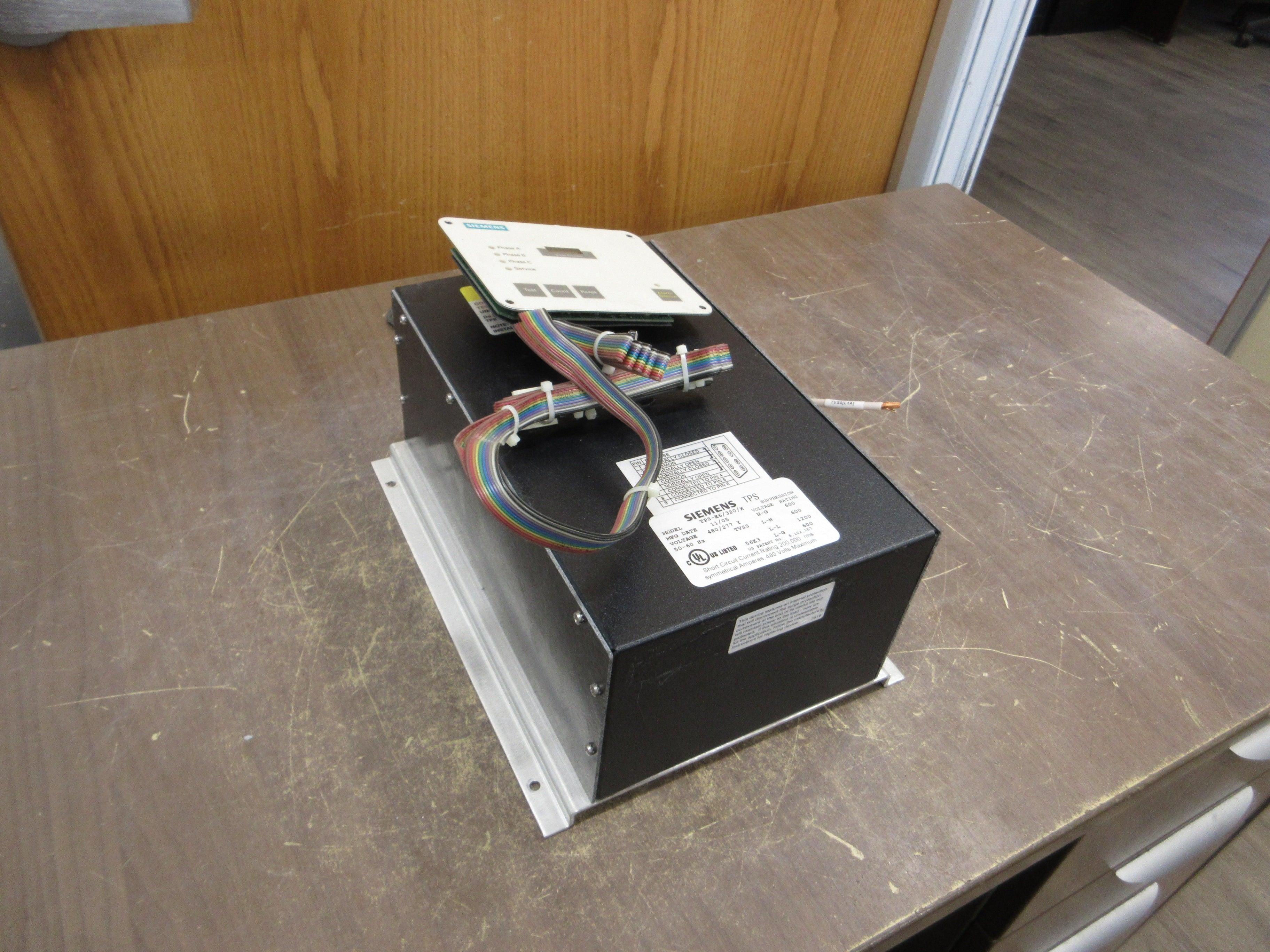 Siemens TPS Surge Suppression System TPS-E6/320/X 480/277V 50-60Hz Used