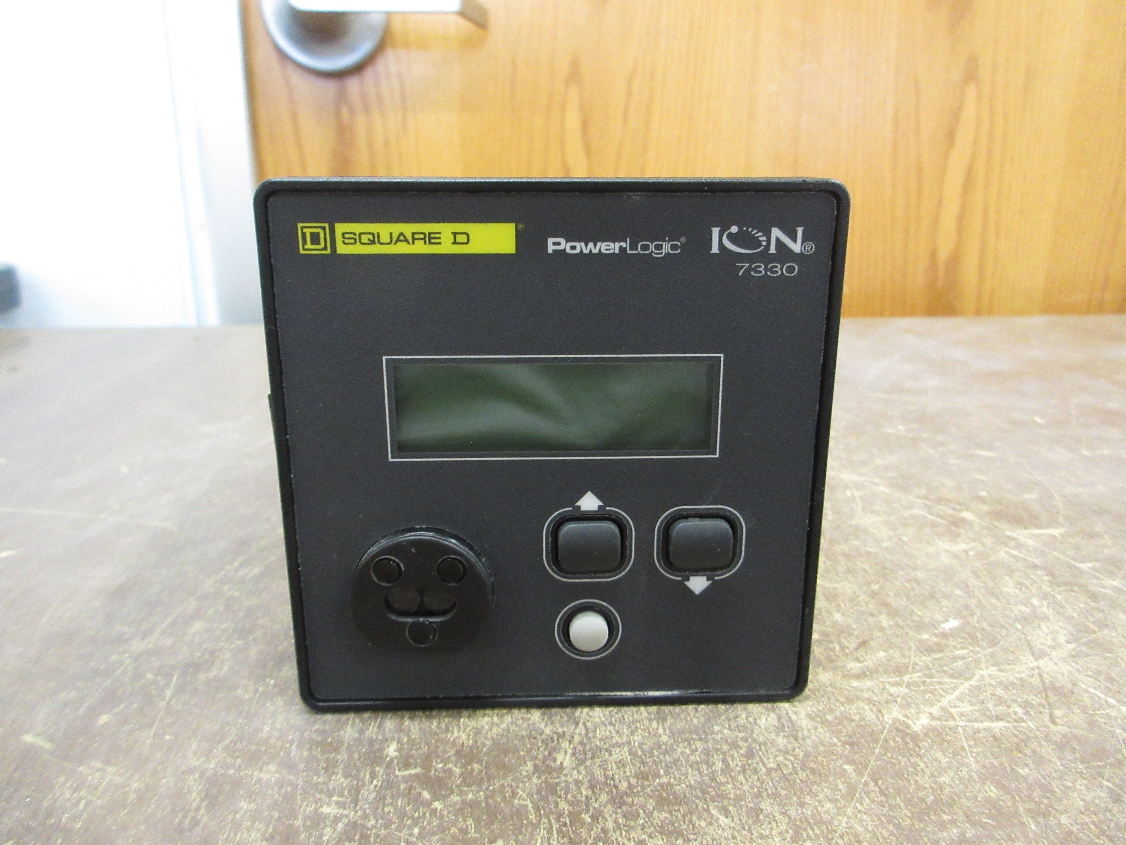 Square D PowerLogic ION7330 Power Meter S7330A0B0B0E0A0A Used